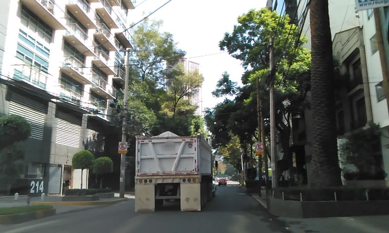 Street view near Hilton, Polanco — © ccossio (CC BY-SA · Mapillary)
