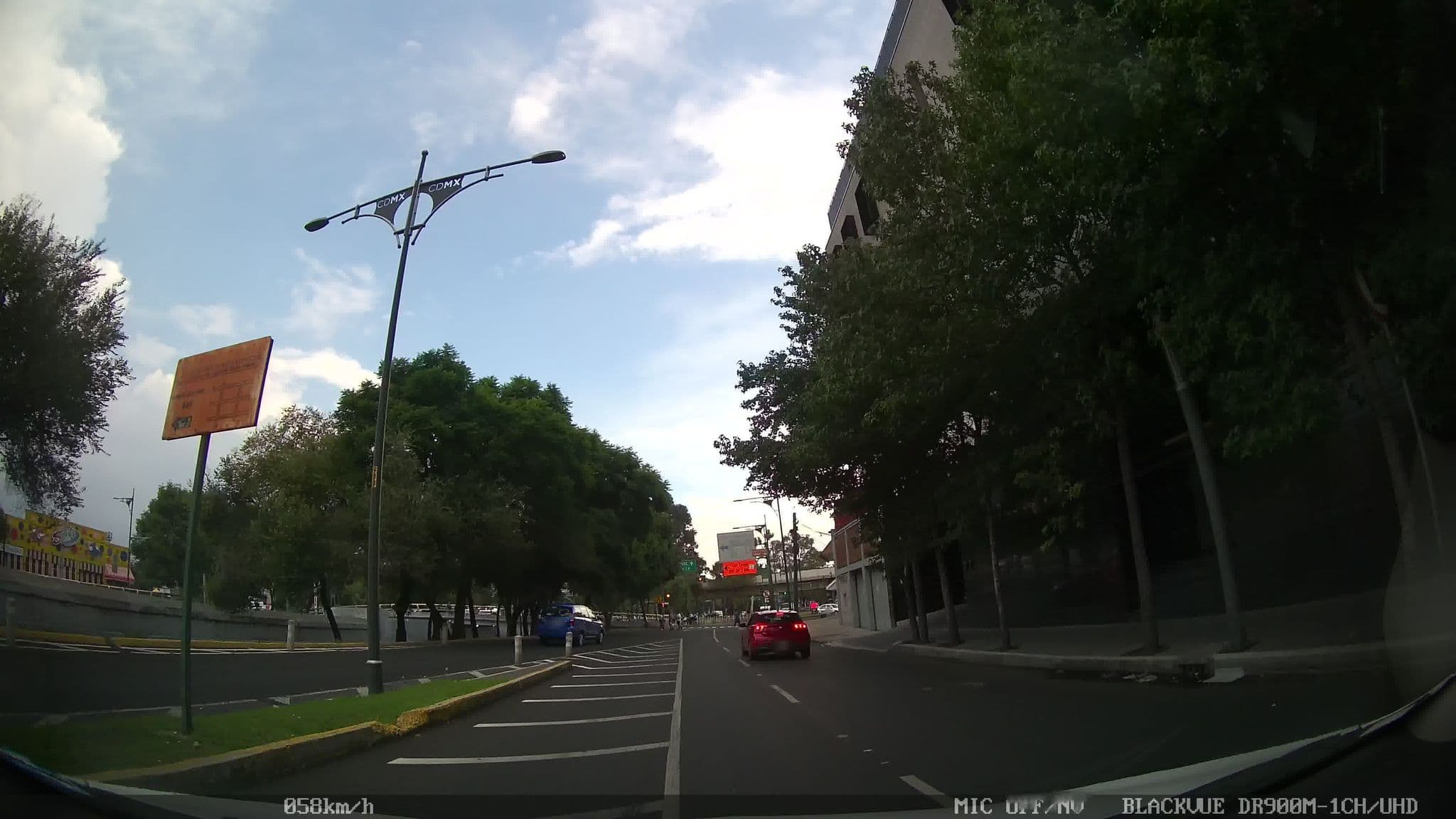 Street view near Hotel Urban, Mexico City — © kaart_4 (CC BY-SA · Mapillary)