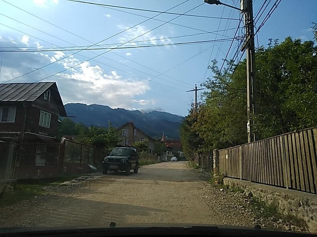 Street view near Hotel Zaharia, Bran — © tavi (CC BY-SA · Mapillary)
