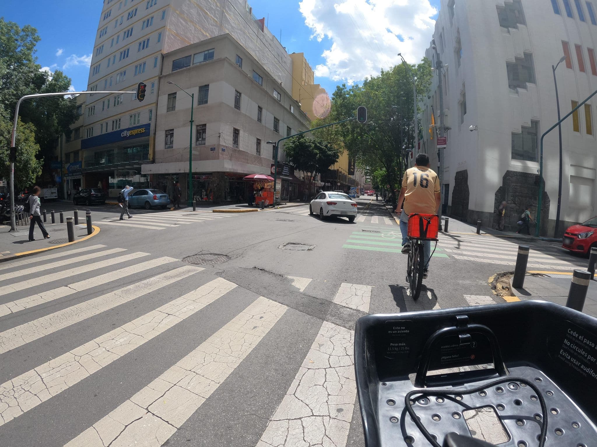 Street view near City Express Alameda, Cuauhtémoc — © mapero_errante (CC BY-SA · Mapillary)