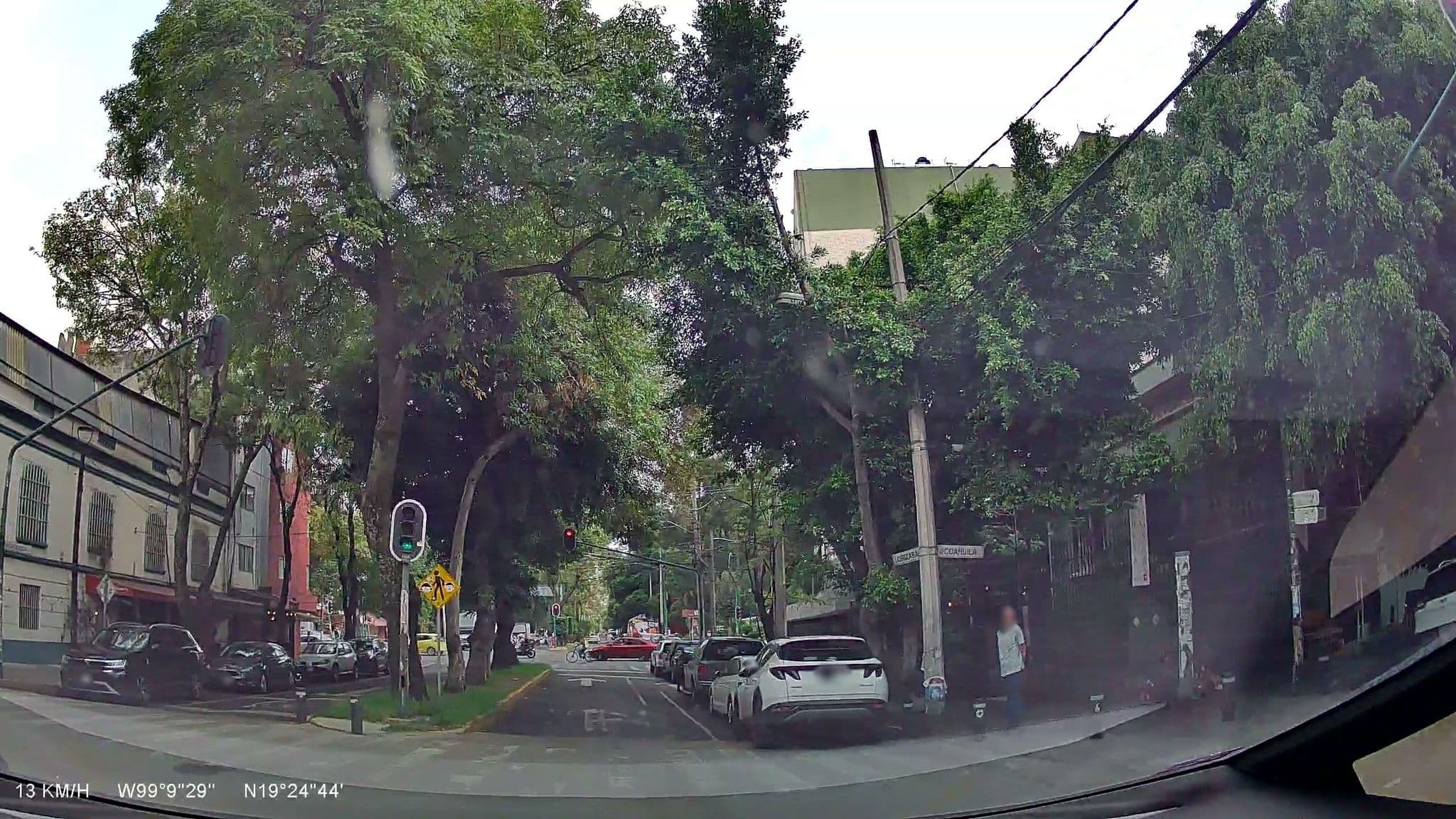Street view near hotel cervantes, Colonia del Valle — © vsalgado (CC BY-SA · Mapillary)