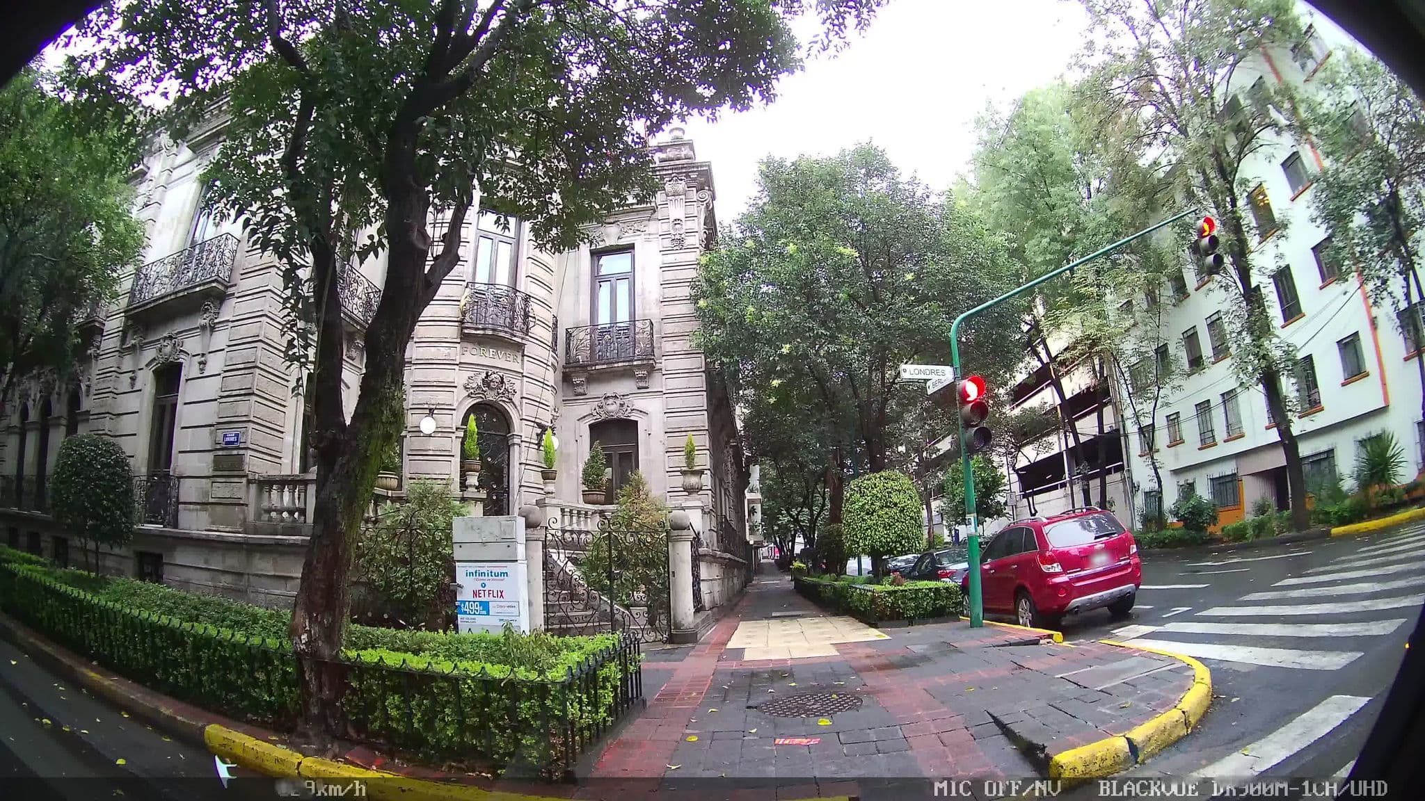Street view near Holiday Inn Hotel & Suites, Cuauhtémoc — © kaart_2 (CC BY-SA · Mapillary)