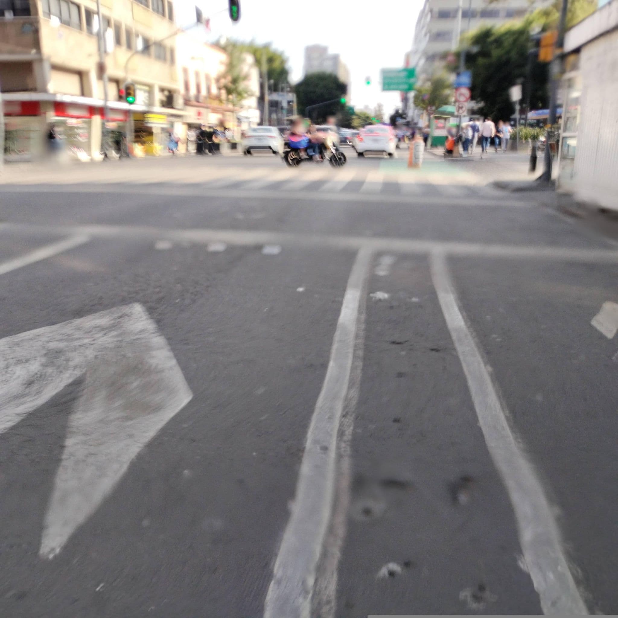 Street view near Hotel Castropolo, Mexico City — © brujulanorte (CC BY-SA · Mapillary)
