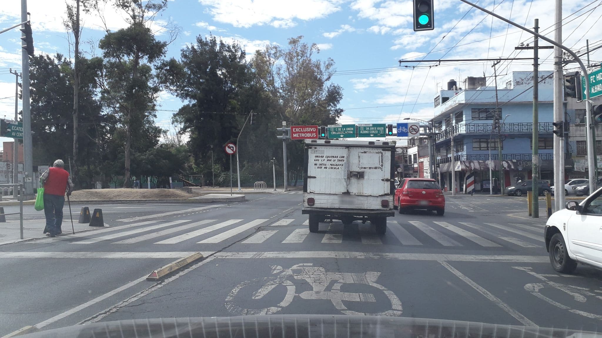 Street view near The Host, Venustiano Carranza — © gchava85 (CC BY-SA · Mapillary)