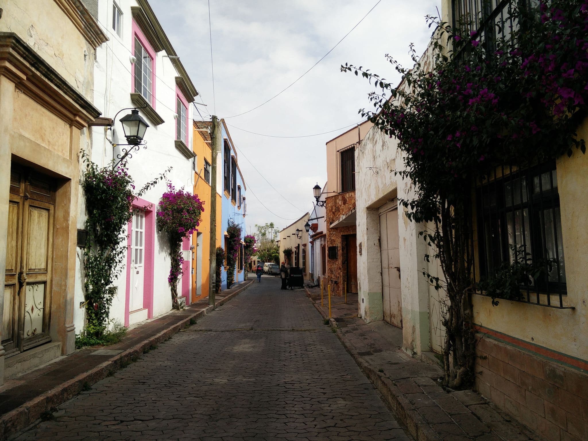 Street view near Casa De Los Milagros Hotel, Tequisquiapan — © ccossio (CC BY-SA · Mapillary)