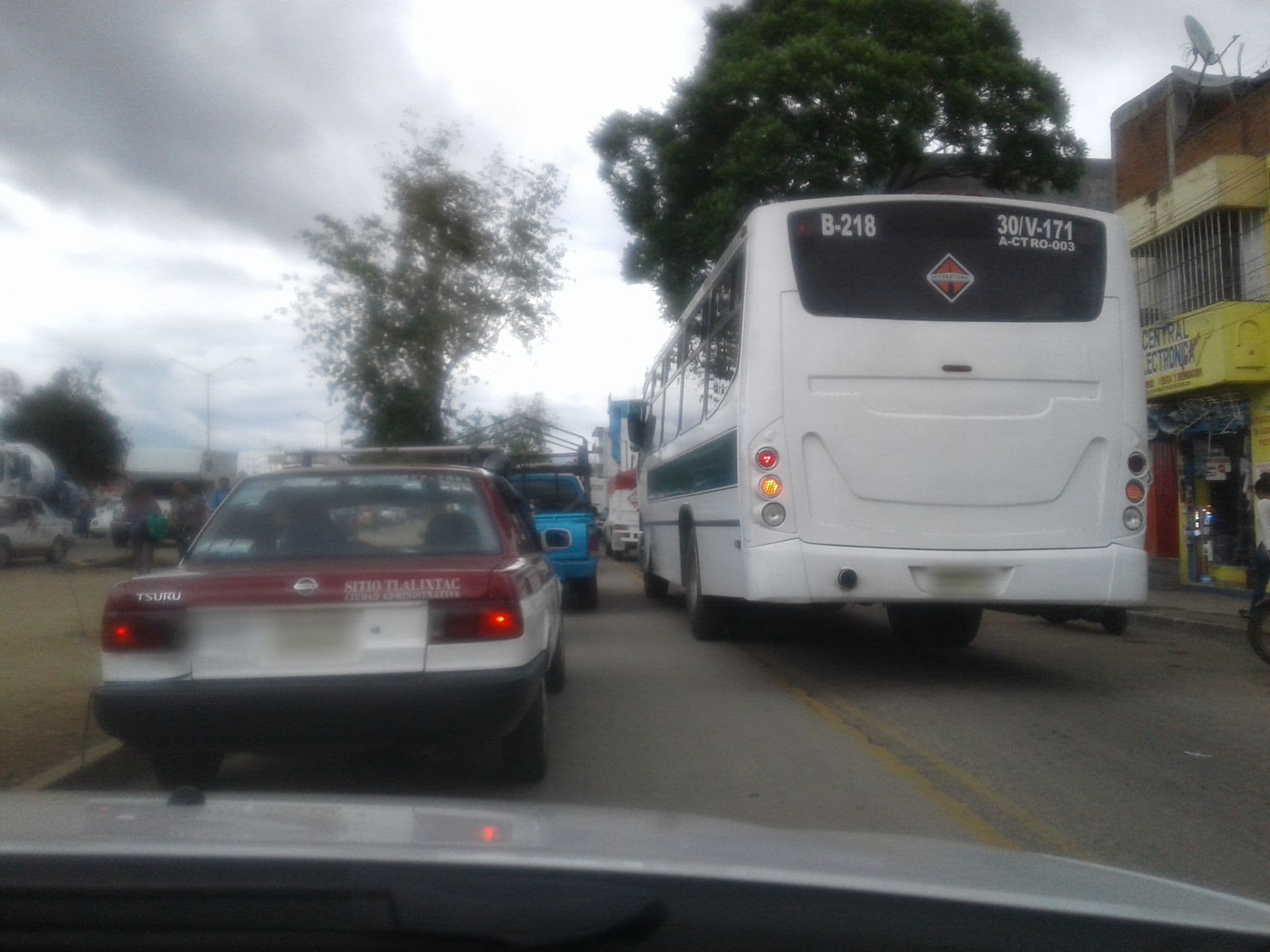 Street view near Hotel Casa Maye B&b, Oaxaca — © frevela (CC BY-SA · Mapillary)