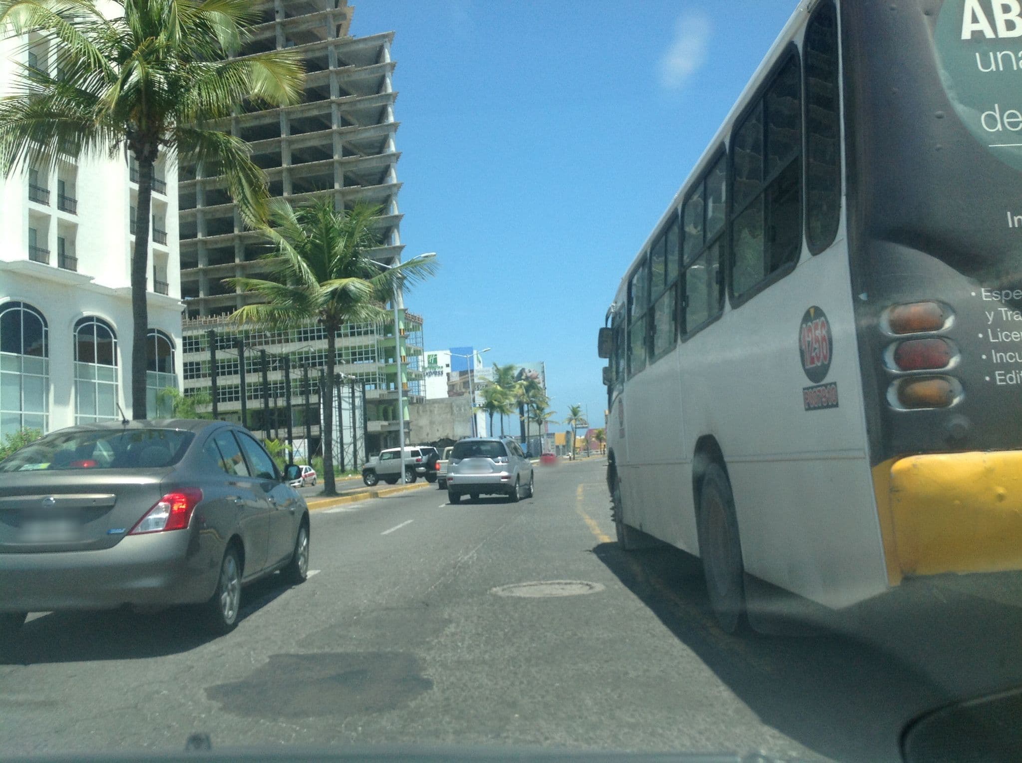 Street view near Hotel Ramada Veracruz by Windham, Boca del Rio — © omarsansi (CC BY-SA · Mapillary)