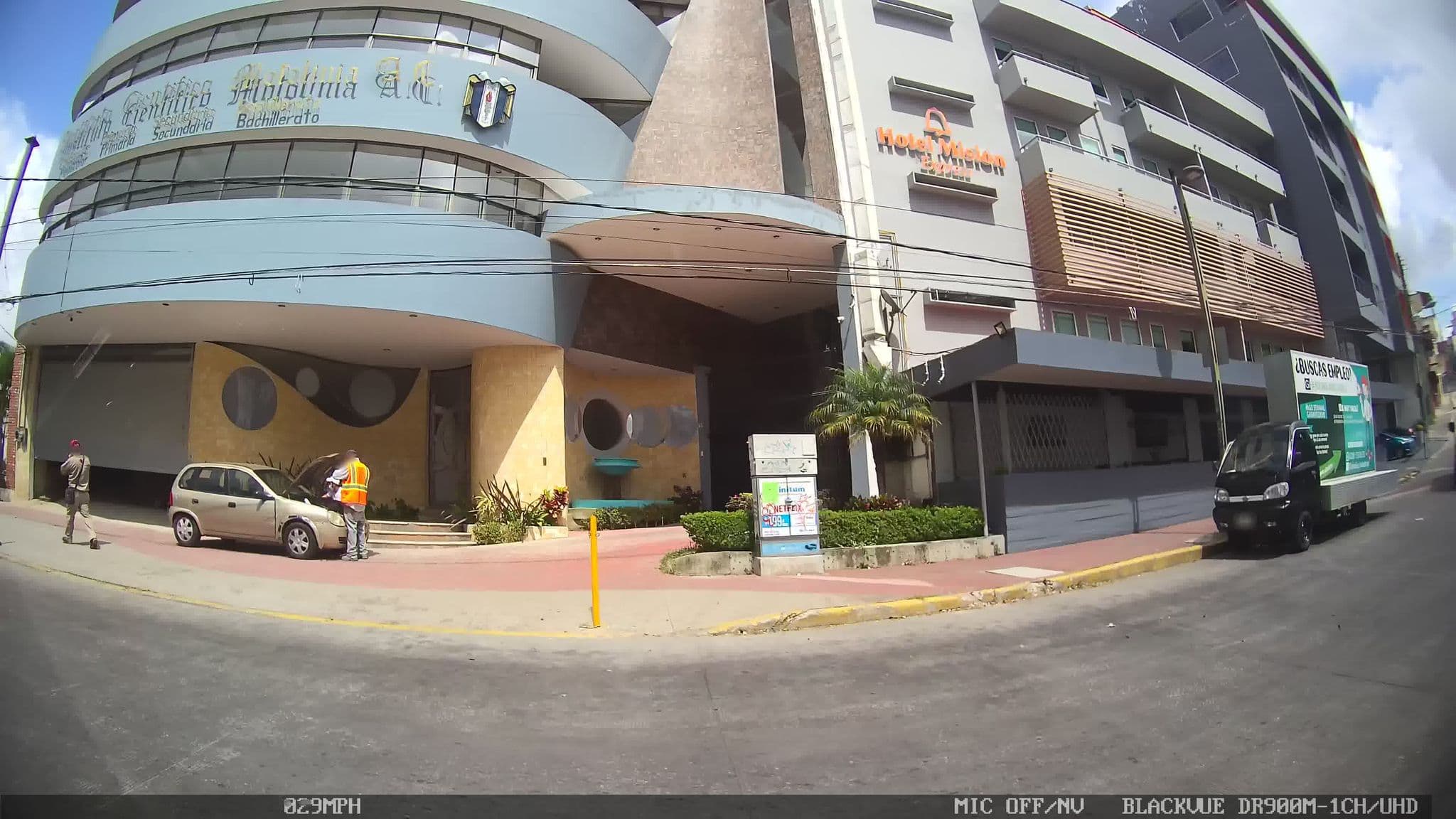 Street view near Hotel BG, Xalapa de Enríquez — © kaart_2 (CC BY-SA · Mapillary)