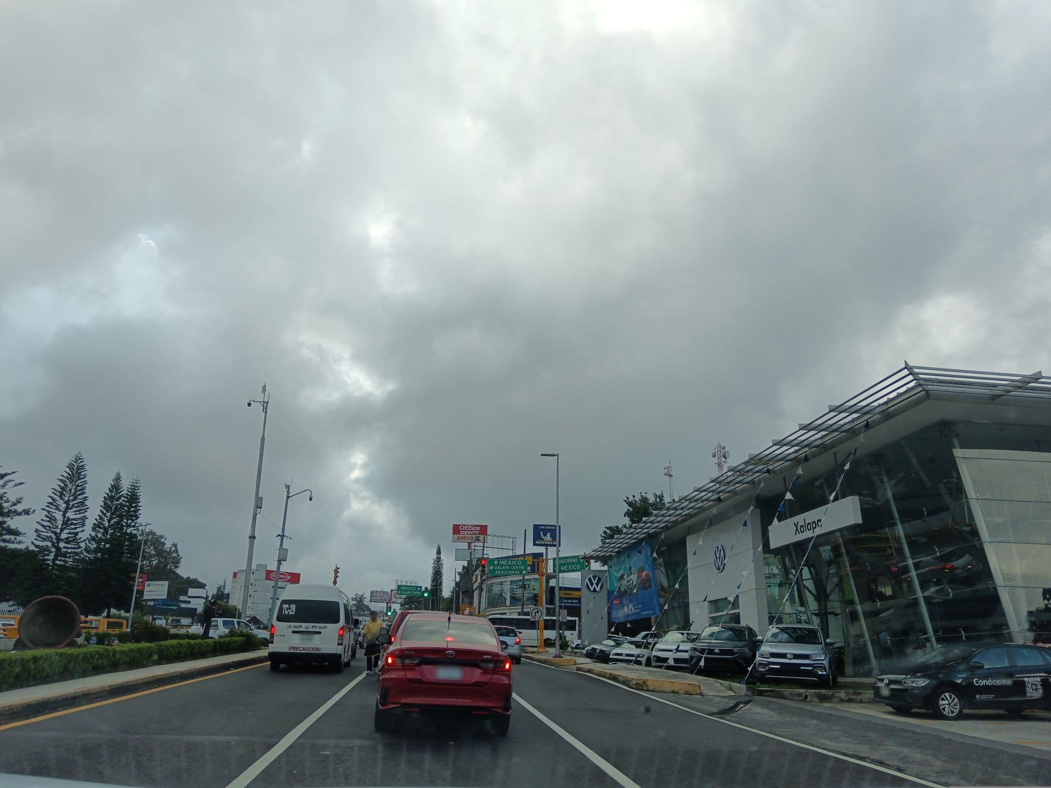 Street view near Operadora de Franquicias Alsea, Xalapa de Enríquez — © KARLA_ELIZALDE (CC BY-SA · Mapillary)