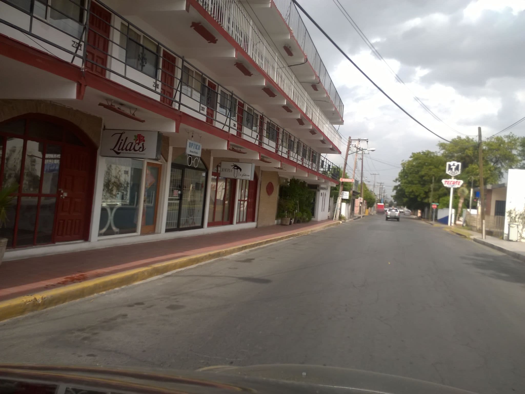 Street view near Hotel Logo, Nuevo Laredo — © jmartinez91 (CC BY-SA · Mapillary)