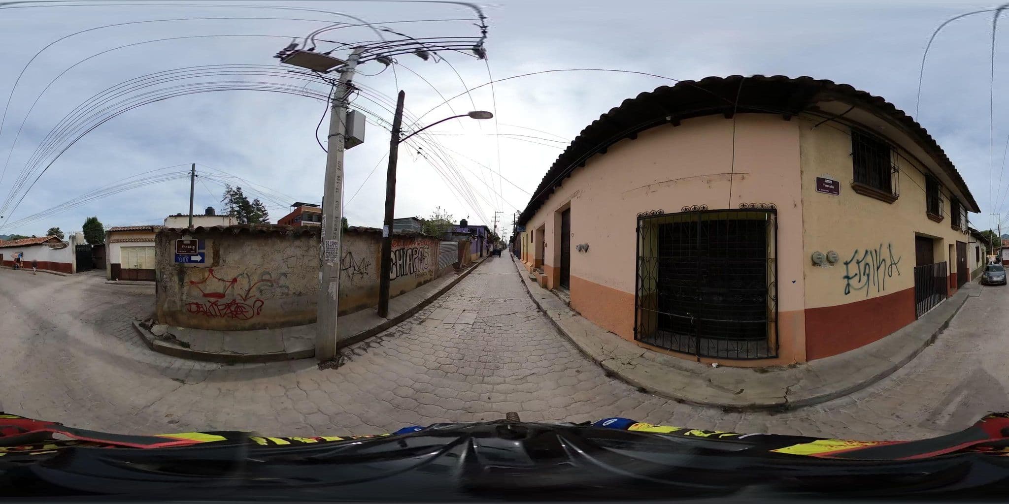 Street view near Qhia Hostel, San Cristóbal de las Casas — © nicovargas (CC BY-SA · Mapillary)