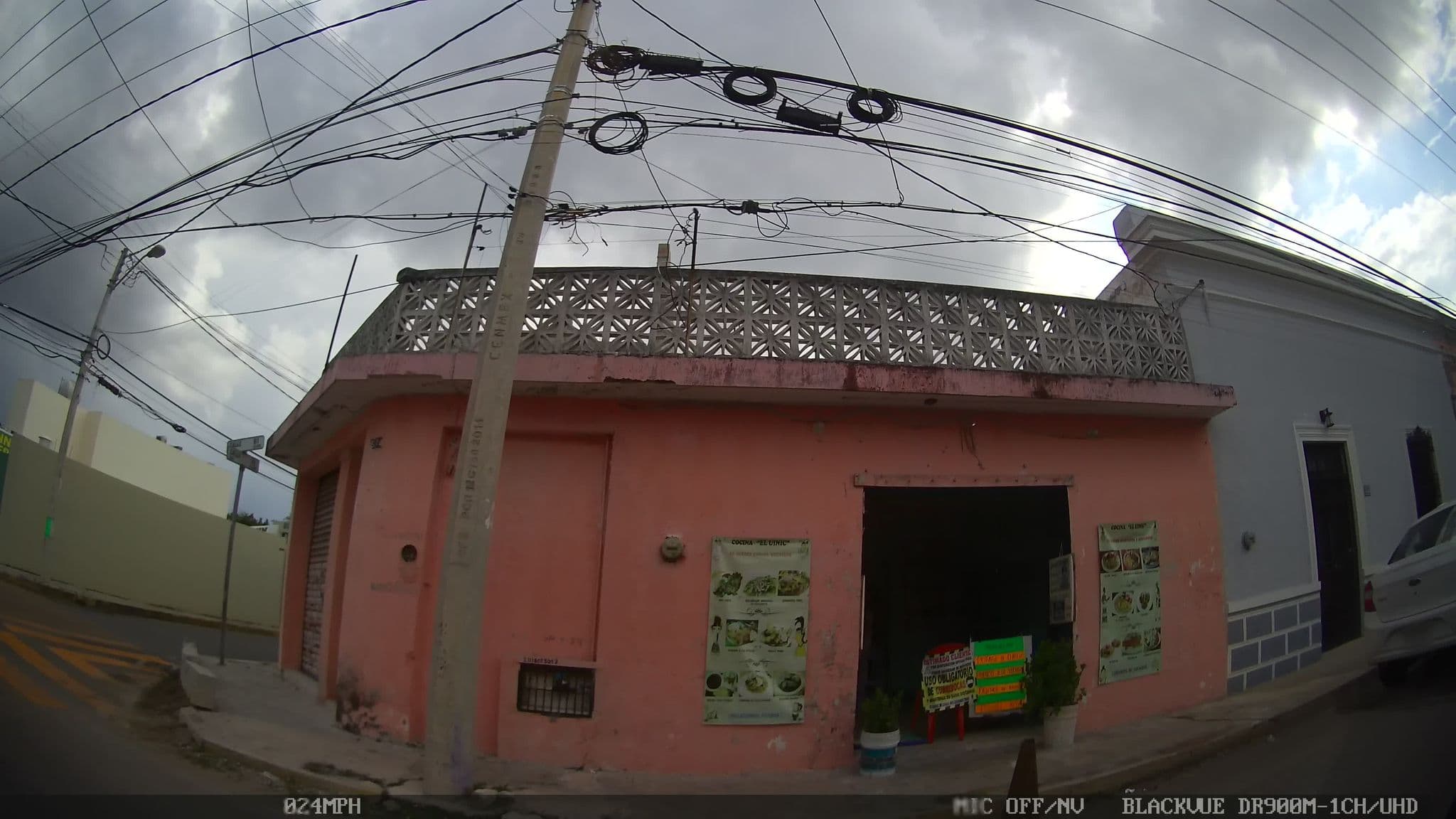Street view near Hotel Aries Y Libra, Mérida — © kaart_2 (CC BY-SA · Mapillary)