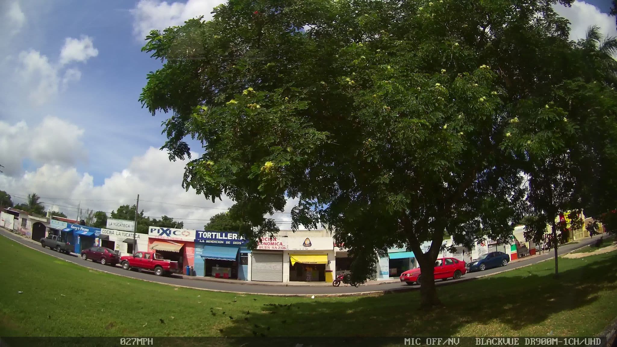 Street view near Hotel Trinidad, Mérida — © kaart_2 (CC BY-SA · Mapillary)