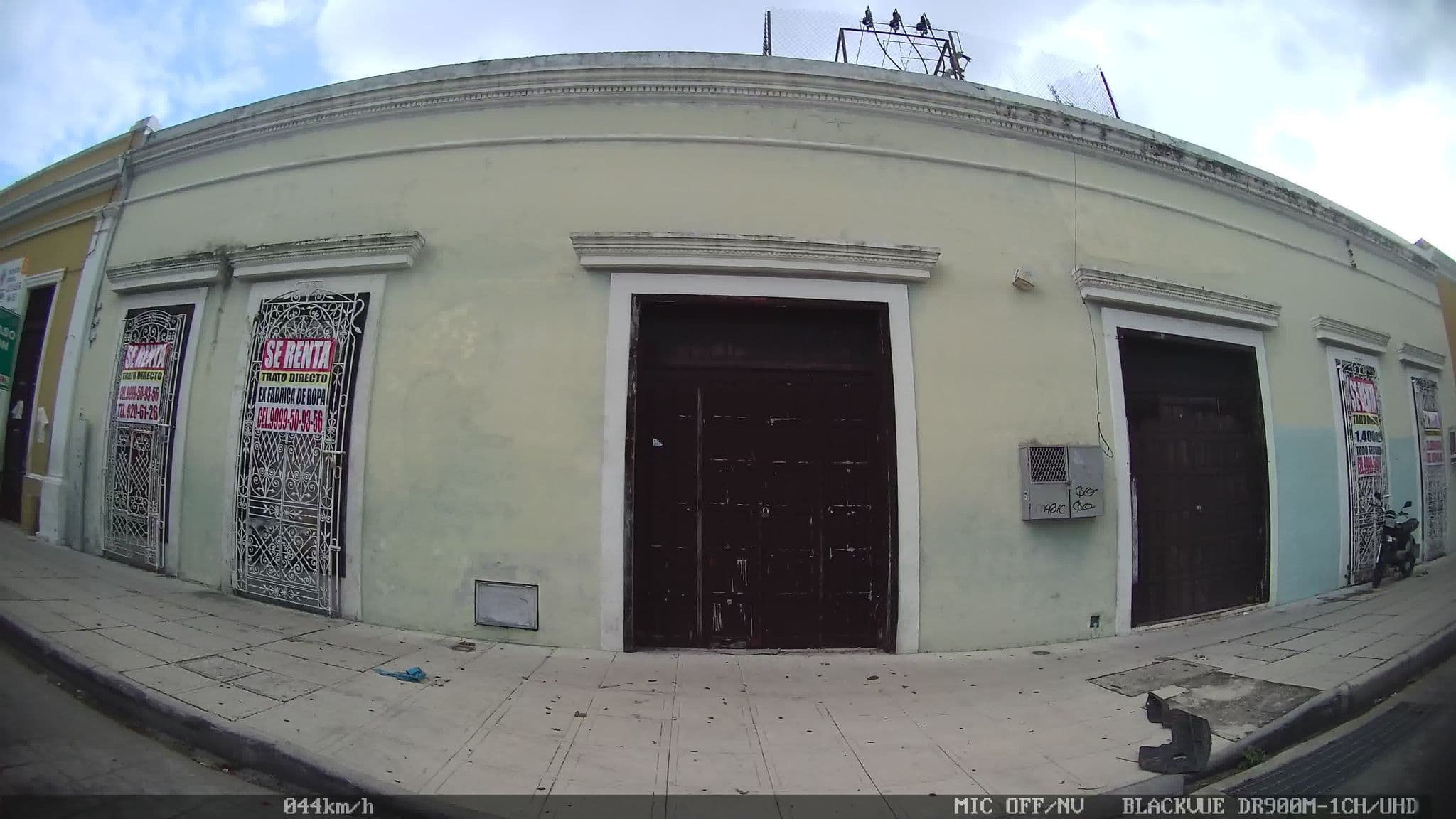 Street view near Hotel Kapsul Express Mérida, Mérida — © kaart_2 (CC BY-SA · Mapillary)