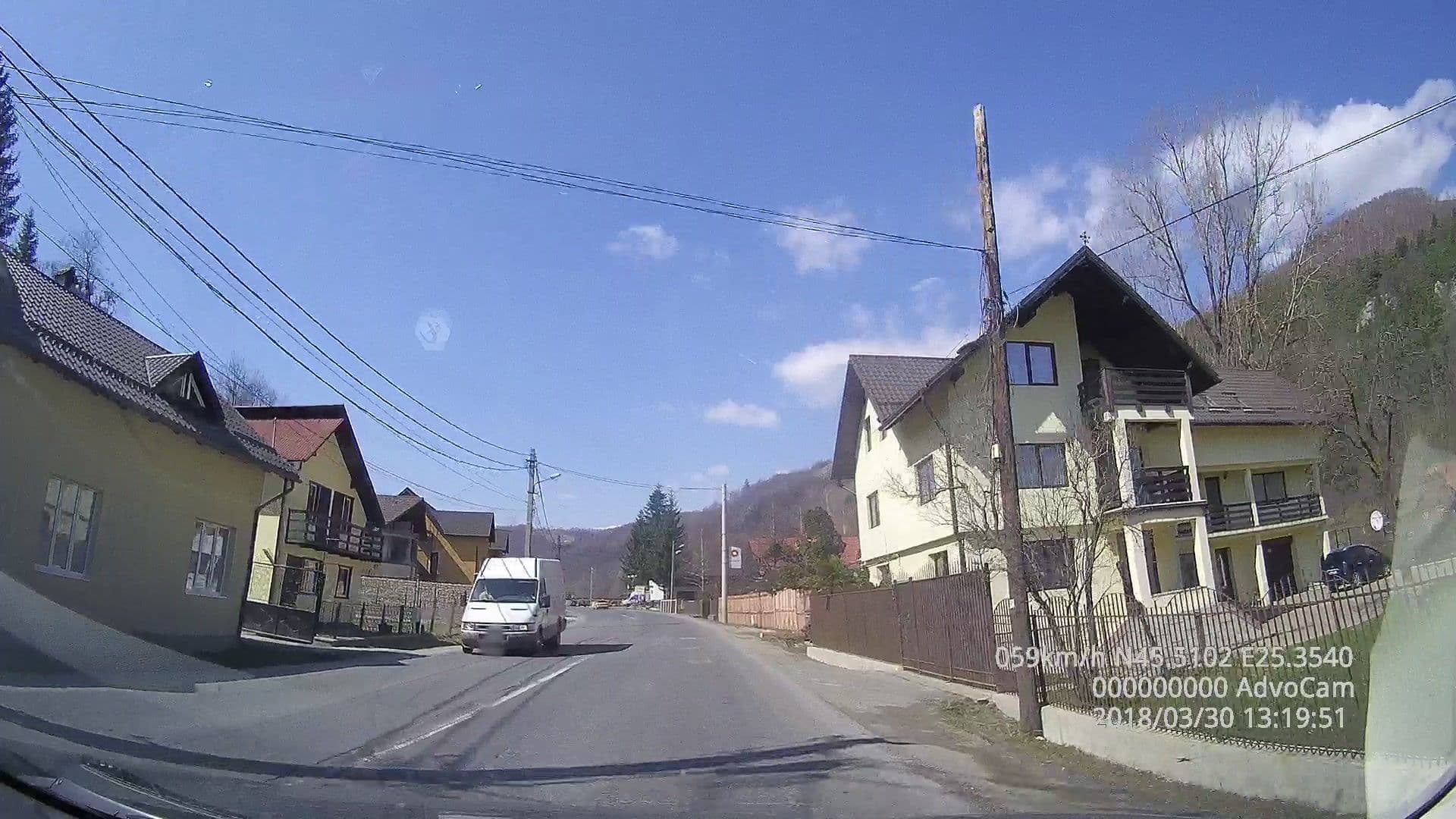 Street view near Silver Tree, Bran — © tavi (CC BY-SA · Mapillary)