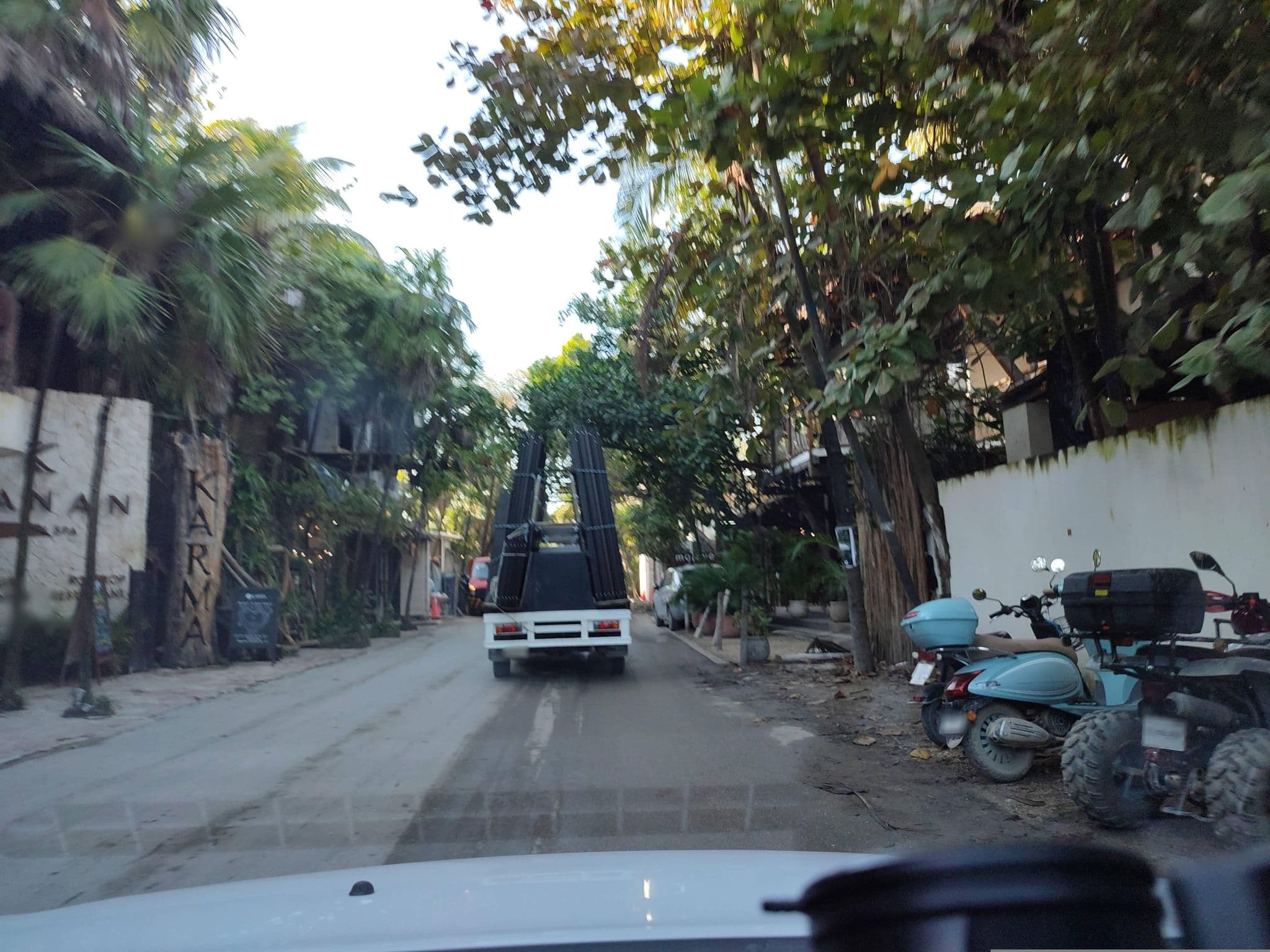 Street view near Akiin Beach Tulum, Tulum — © fswat (CC BY-SA · Mapillary)