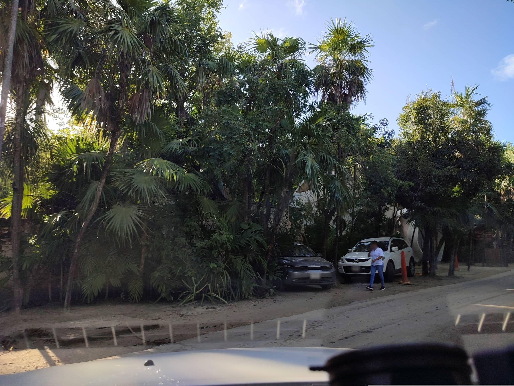 Street view near Esencial Tulúm, Tulum — © fswat (CC BY-SA · Mapillary)