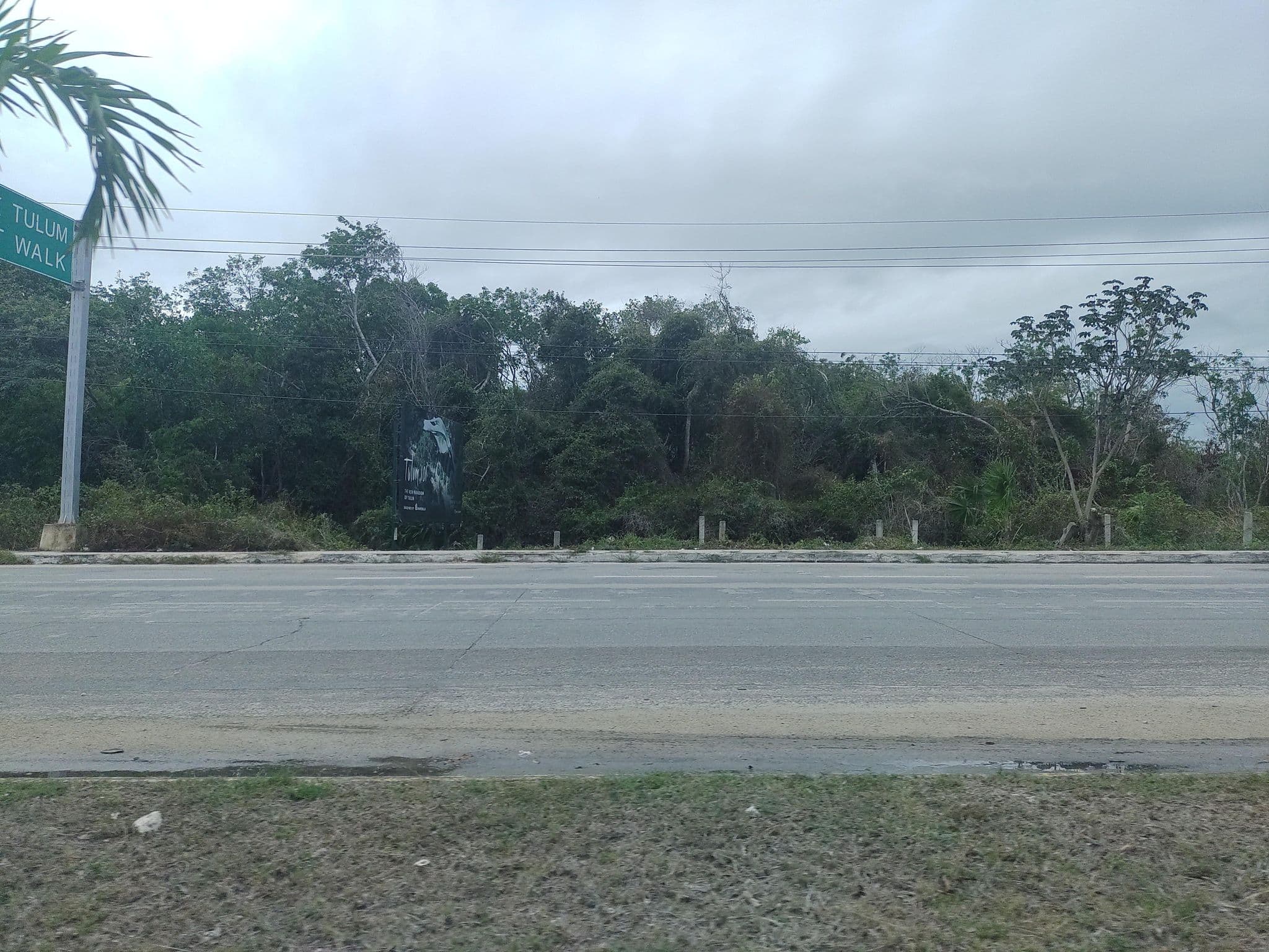 Street view near Fiesta inn Las Americas, Tulum — © mapeadora (CC BY-SA · Mapillary)