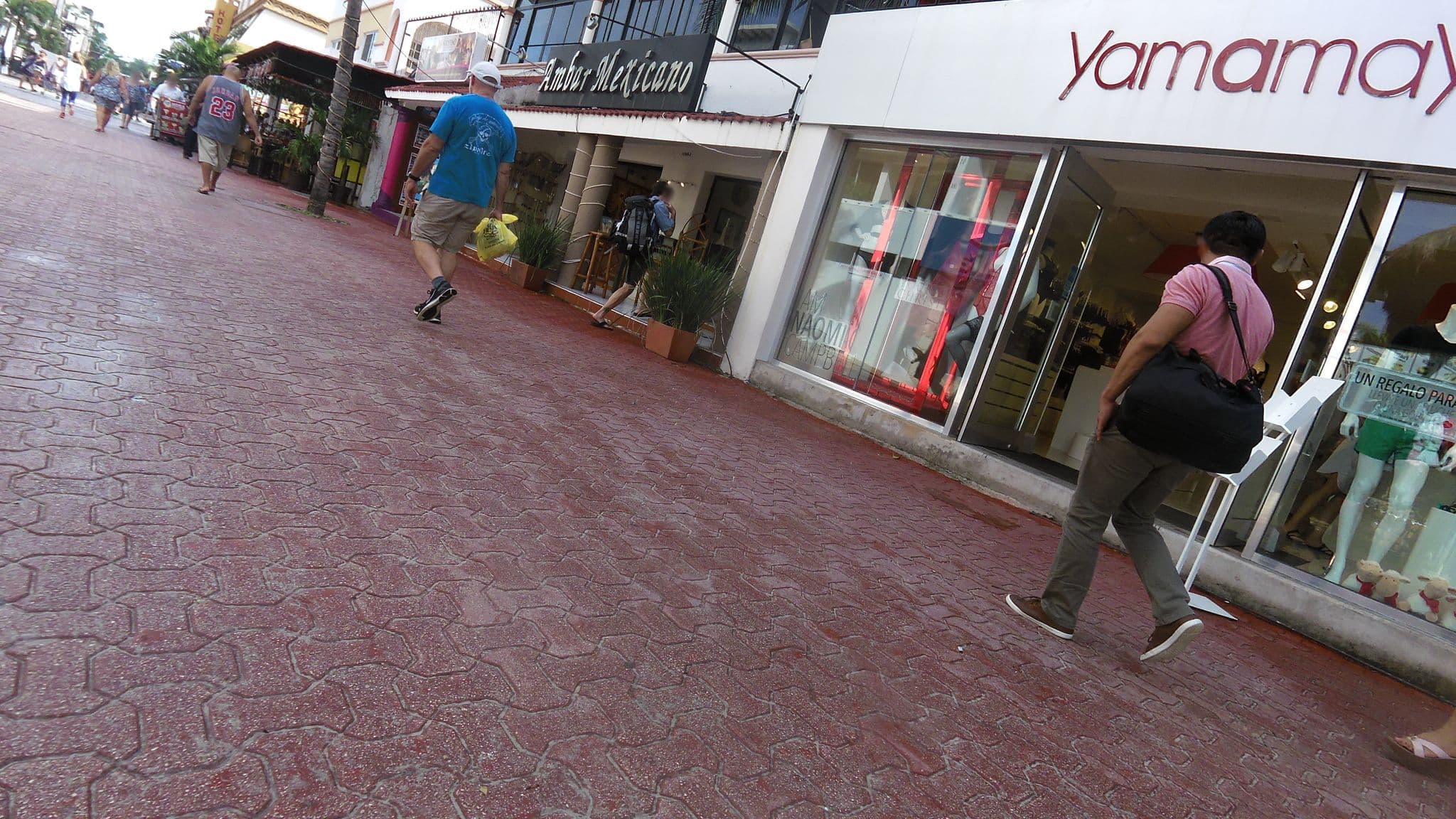 Street view near Xtudio Comfort Hotel by Xperience Hotels, Playa del Carmen — © rps333 (CC BY-SA · Mapillary)