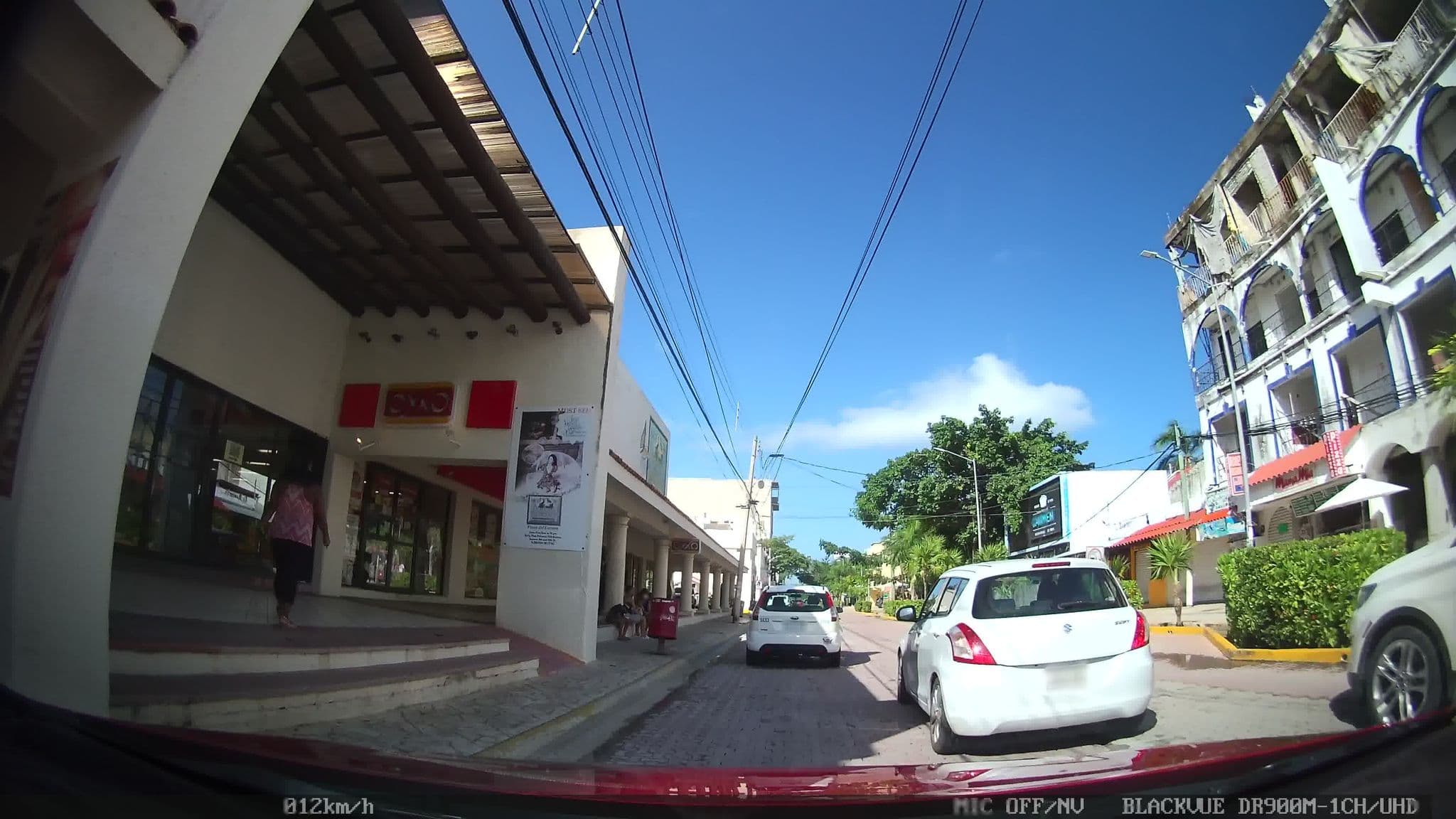 Street view near Hotel Hacienda Agua Azul, Playa del Carmen — © kaart_2 (CC BY-SA · Mapillary)