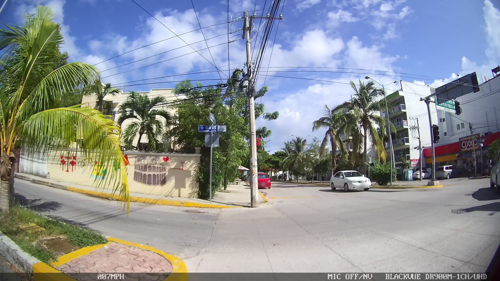 Street view near Siete Colores Hostel, Playa del Carmen — © kaart_2 (CC BY-SA · Mapillary)