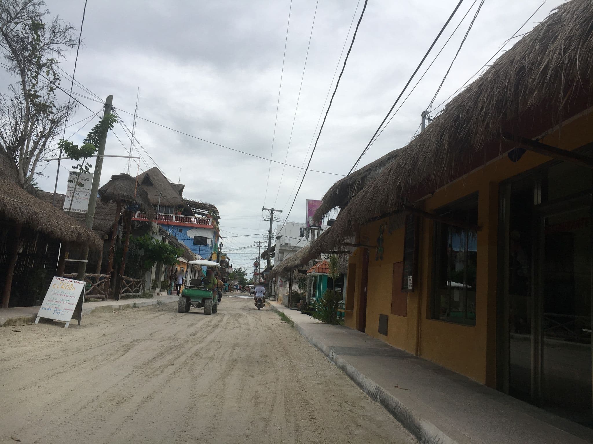 Street view near Casa del Agua Hostel, Hamaca's Club, Isla Holbox — © z0rg (CC BY-SA · Mapillary)