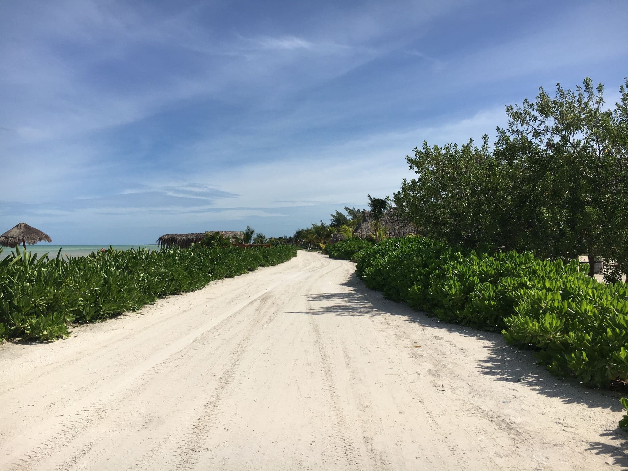 Street view near Aldea Kuka, Isla Holbox — © z0rg (CC BY-SA · Mapillary)