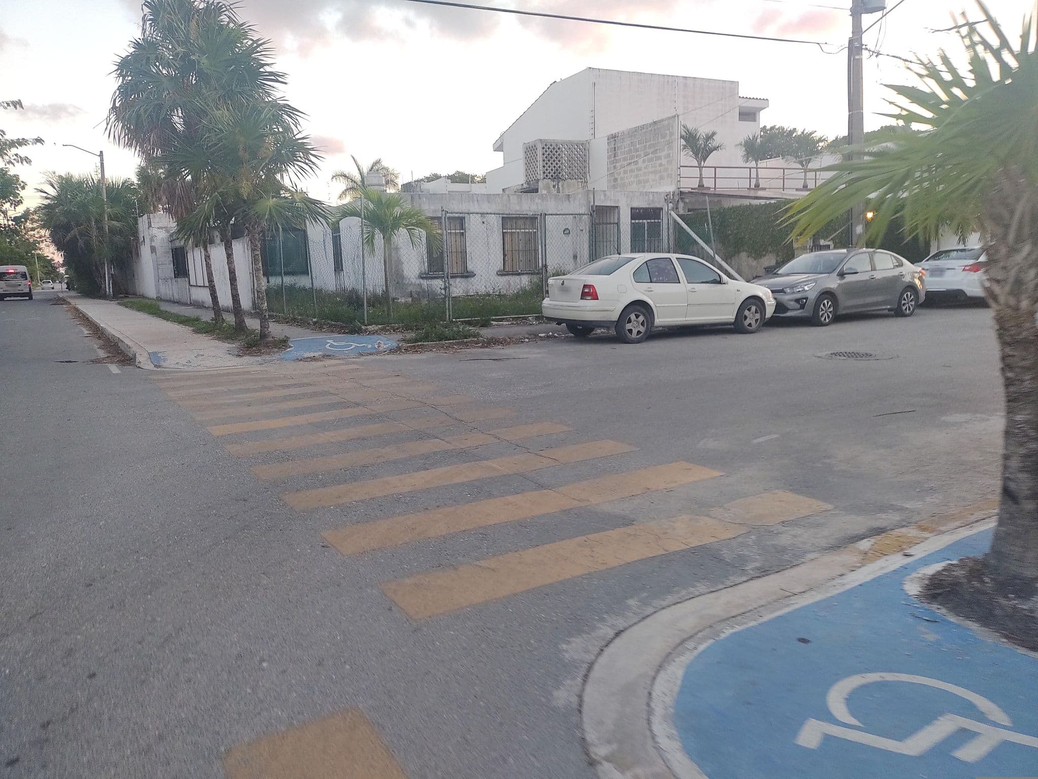 Street view near Villa Xa'An, Alfredo V. Bonfil — © mapeadora (CC BY-SA · Mapillary)