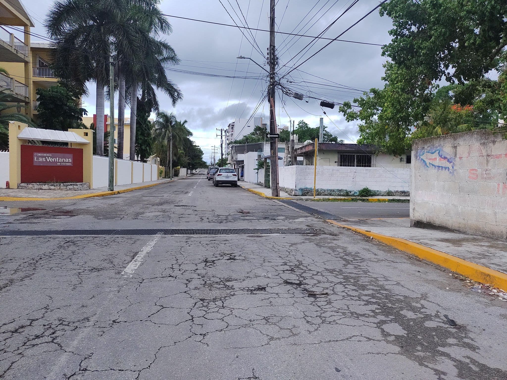 Street view near Big Fish Cozumel Dive Hostel, Cozumel — © mapeadora (CC BY-SA · Mapillary)