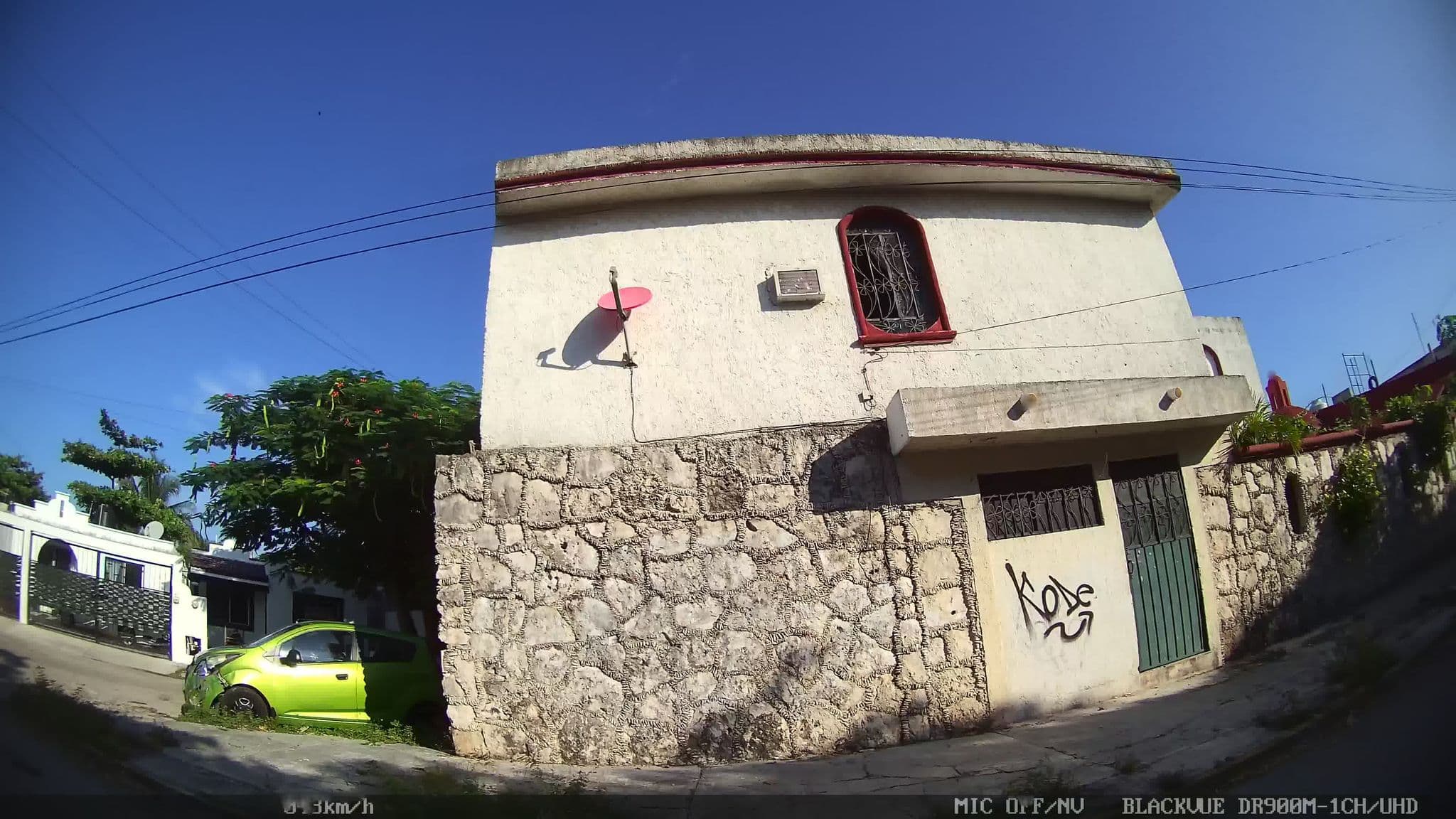 Street view near Hotel Cristal, Cancún — © kaart_2 (CC BY-SA · Mapillary)