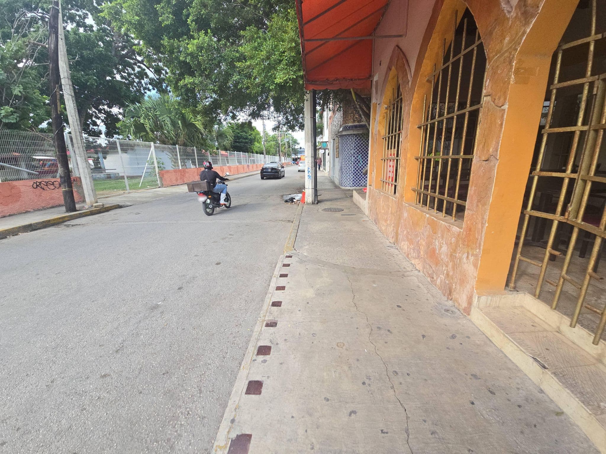Street view near Hotel Paraiso 23, Cancún — © calleros (CC BY-SA · Mapillary)