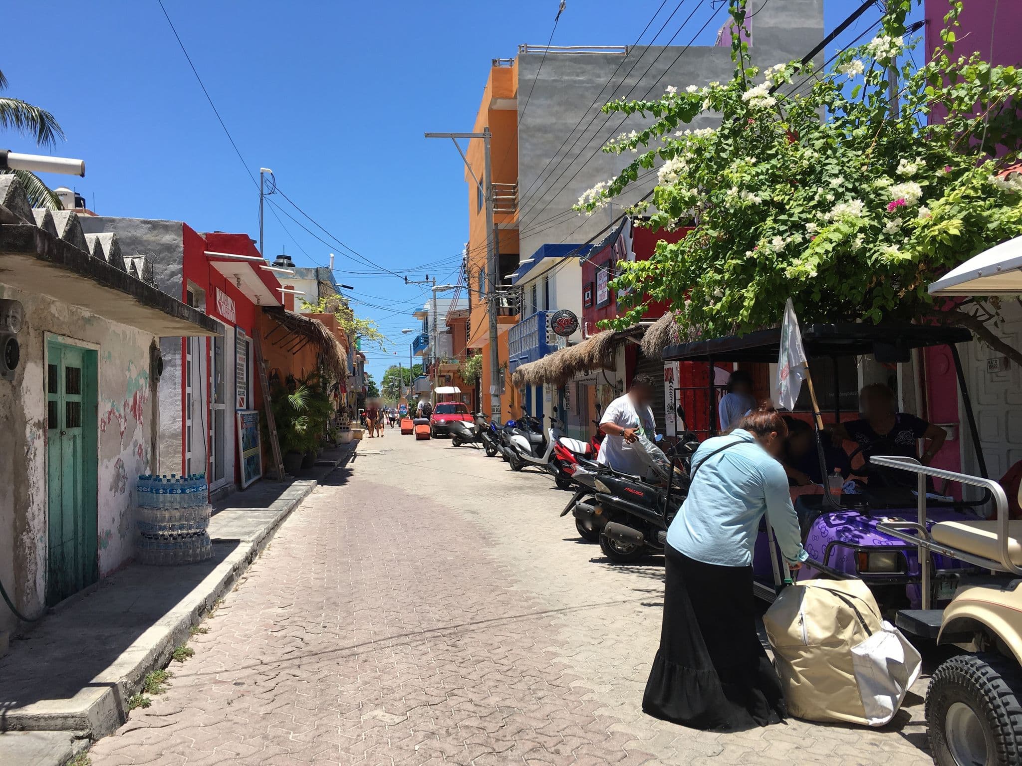 Street view near posada suemi, Isla Mujeres — © ccossio (CC BY-SA · Mapillary)