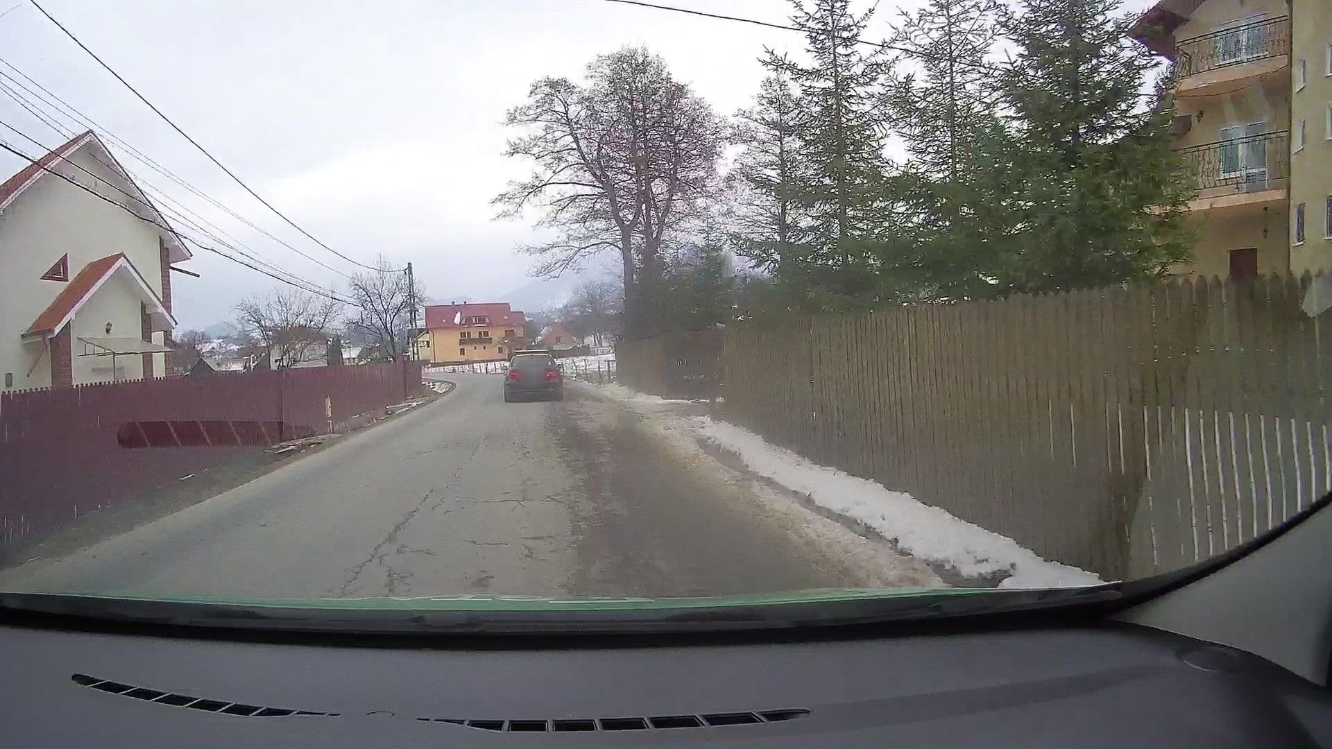 Street view near Eden By The Mountain, Bran — © tavi (CC BY-SA · Mapillary)