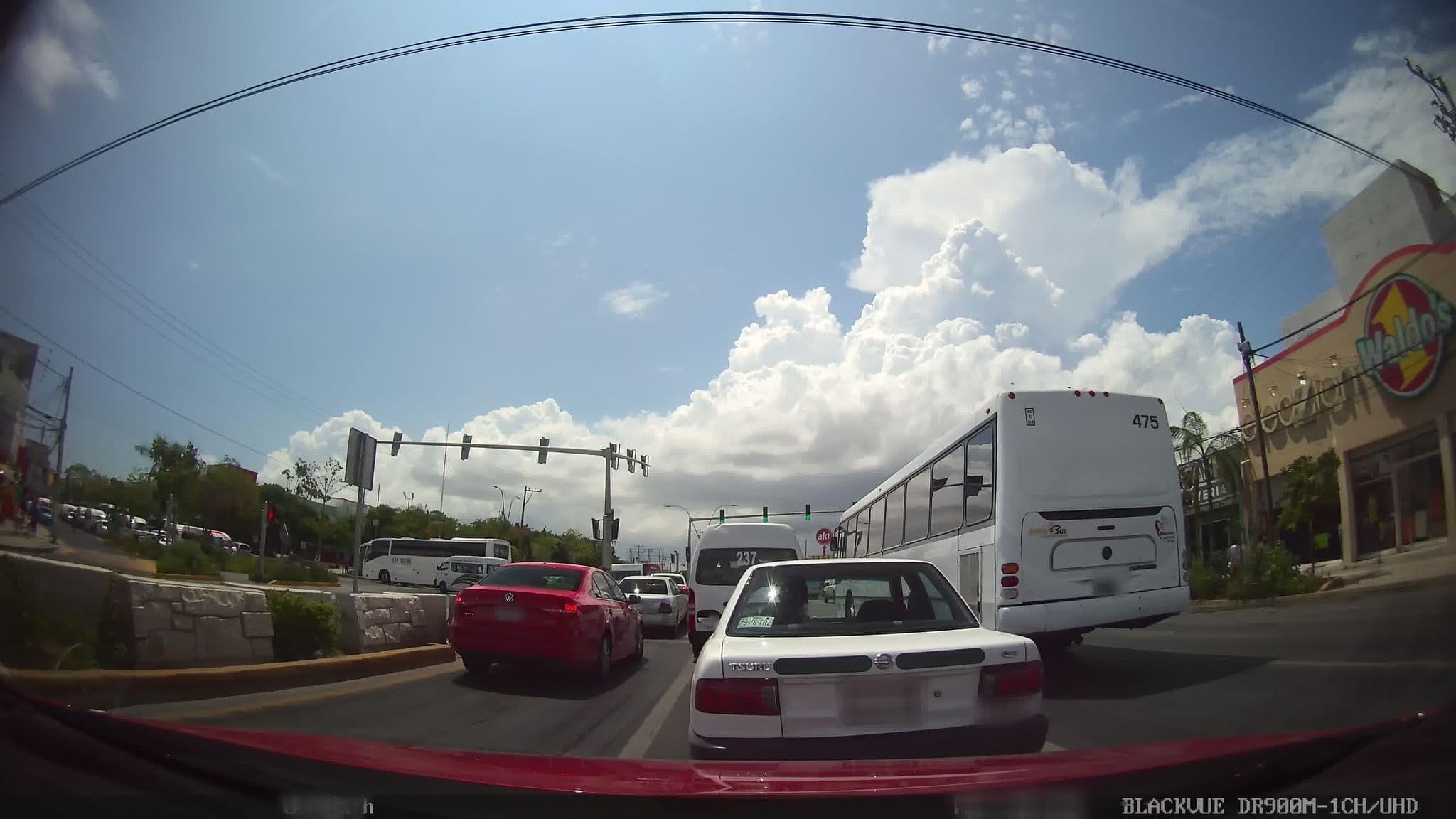 Street view near Coral Tulum Hotel Boutique, Cancún — © kaart_2 (CC BY-SA · Mapillary)