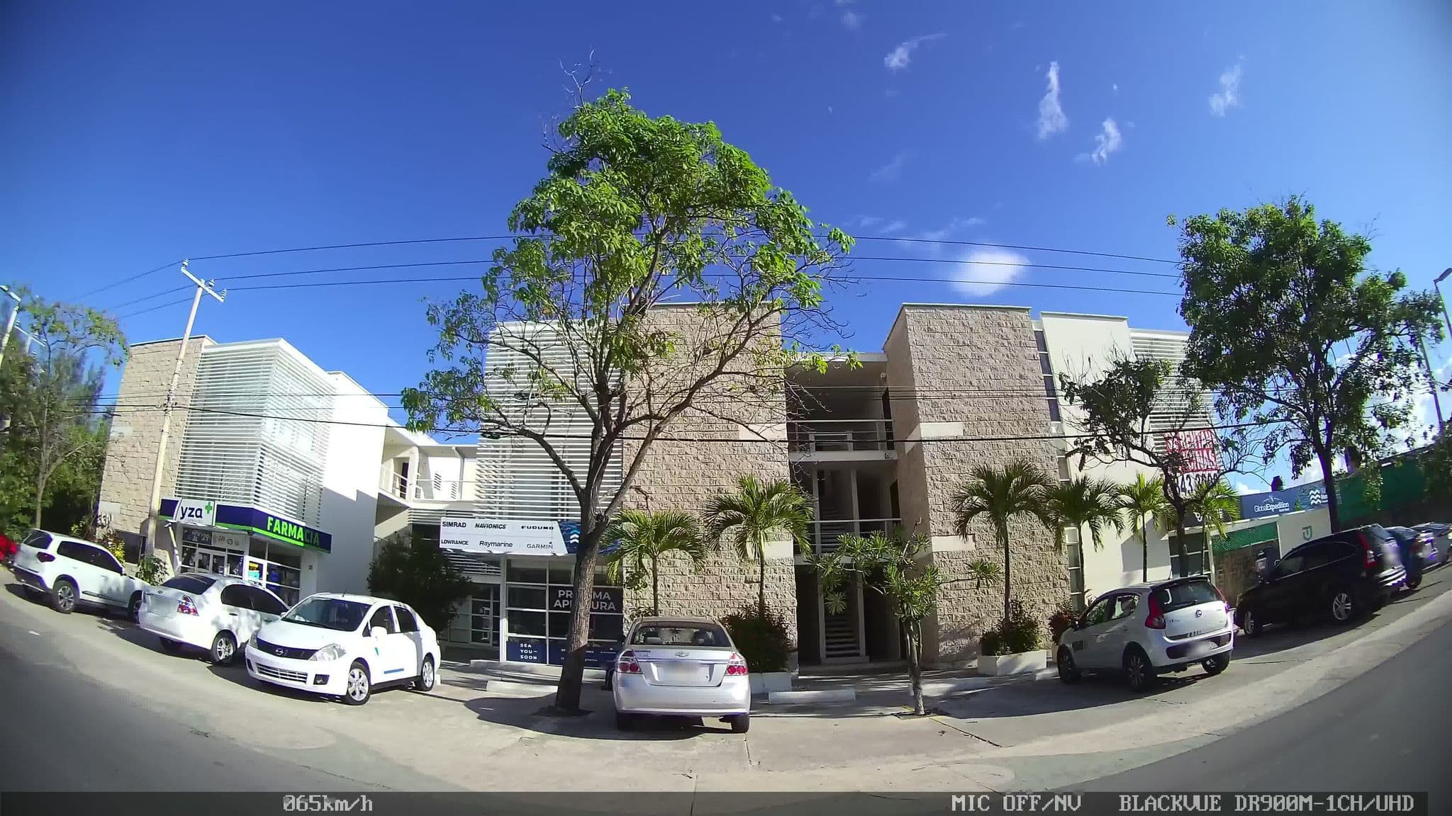 Street view near Mexico Hoteles, Cancún — © kaart_2 (CC BY-SA · Mapillary)