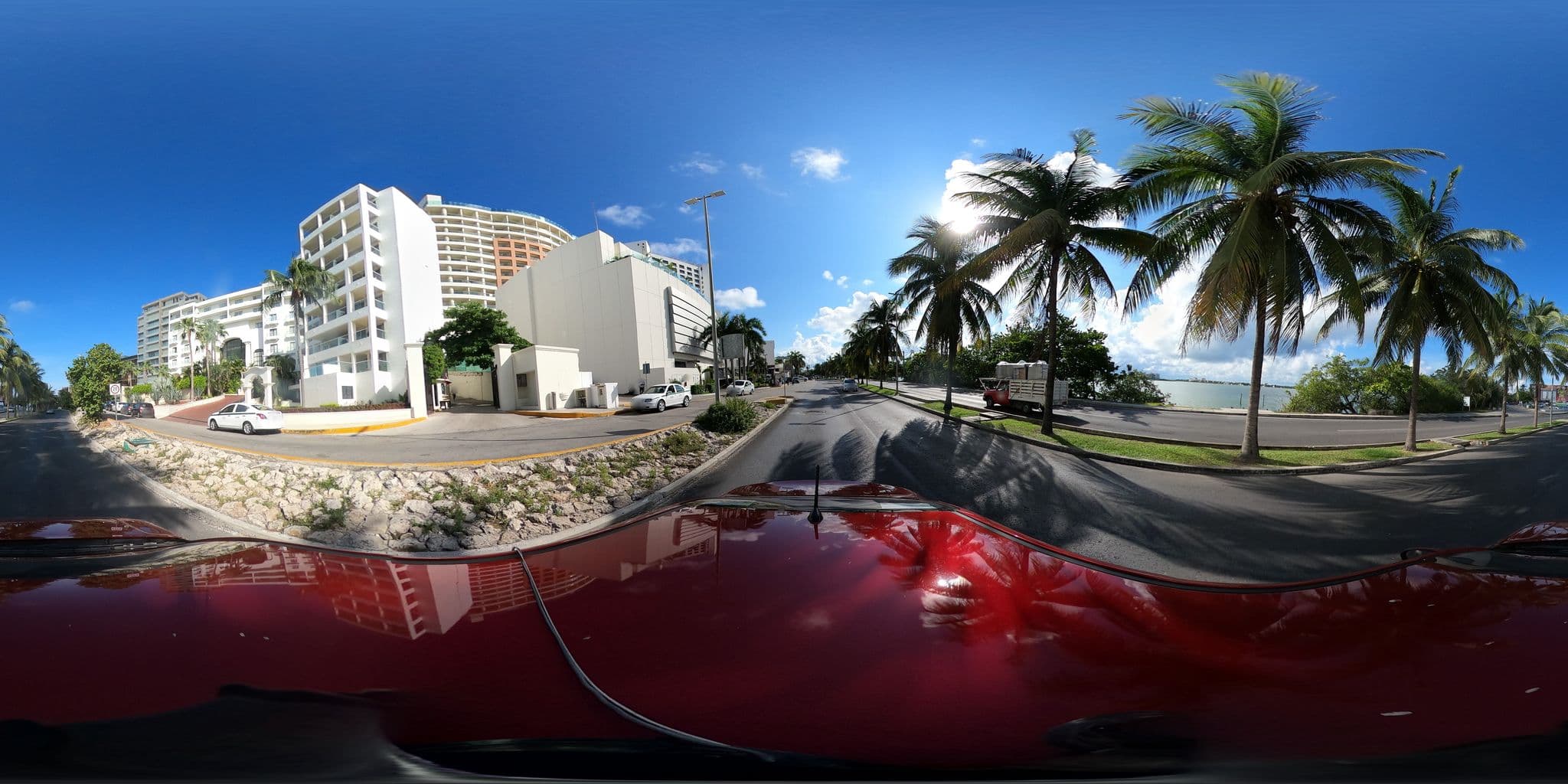 Street view near Riu Palace, Alfredo V. Bonfil — © innerpace360 (CC BY-SA · Mapillary)