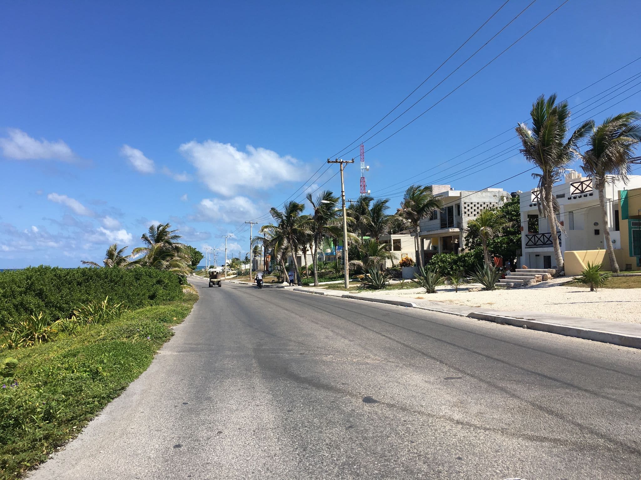 Street view near Casitas Del Mar, Isla Mujeres — © ccossio (CC BY-SA · Mapillary)