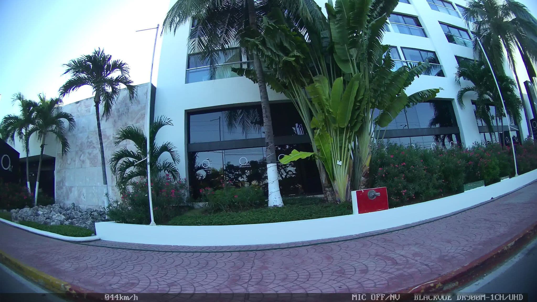 Street view near Oh by Oasis, Cancún — © kaart_2 (CC BY-SA · Mapillary)