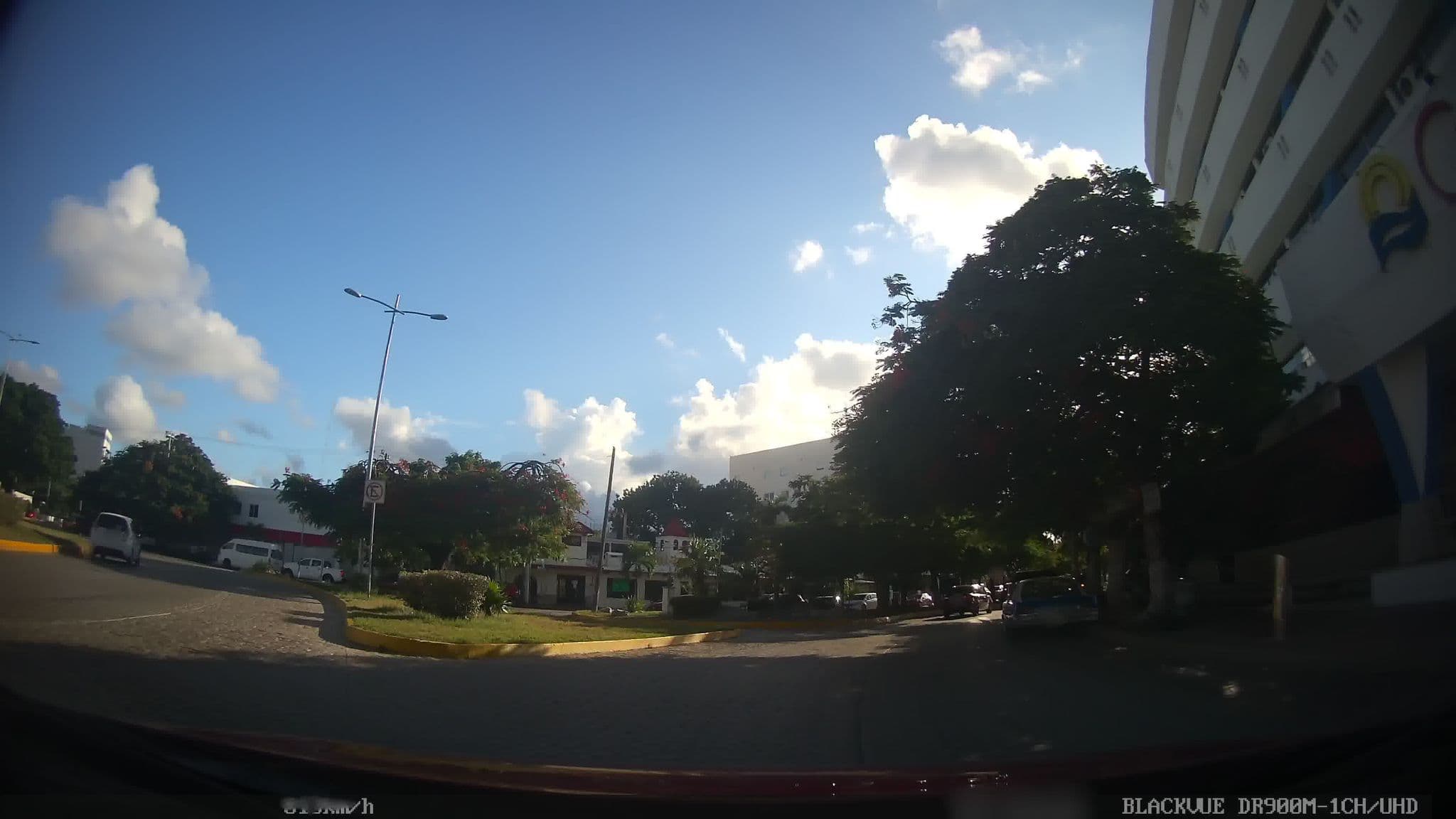 Street view near Hotel Suites Caribe, Cancún — © kaart_2 (CC BY-SA · Mapillary)