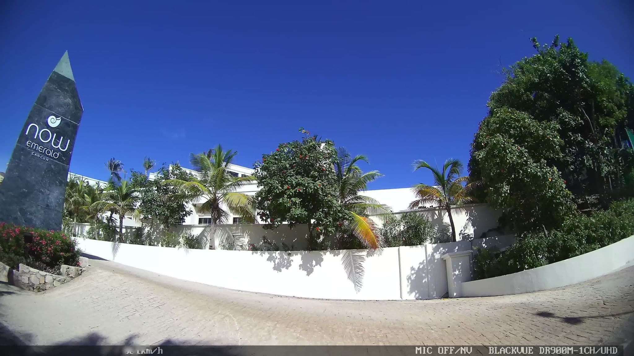 Street view near Oasis Resort, Alfredo V. Bonfil — © kaart_2 (CC BY-SA · Mapillary)