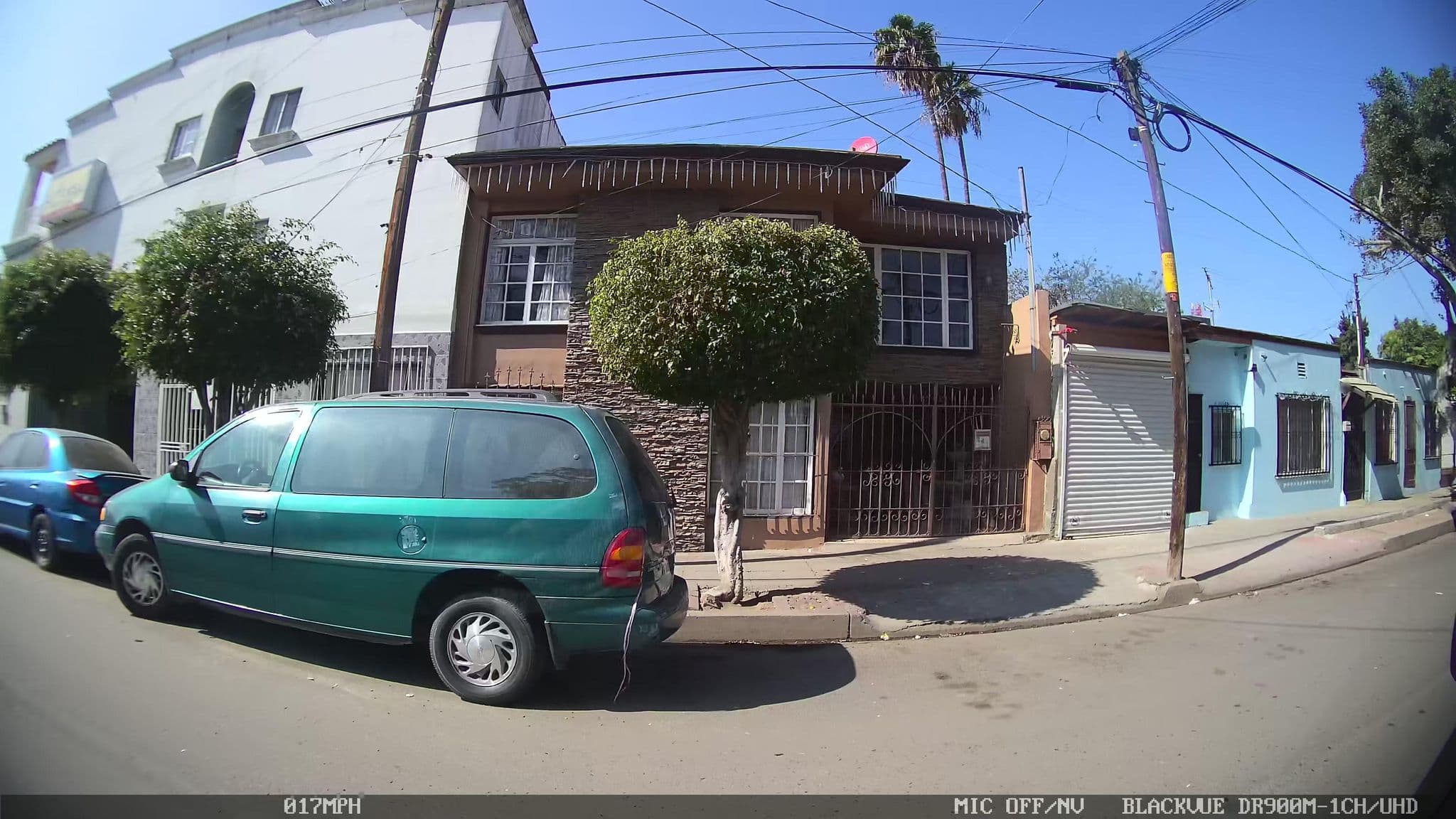 Street view near Hotel el Cisne, Tijuana — © kaart_2 (CC BY-SA · Mapillary)