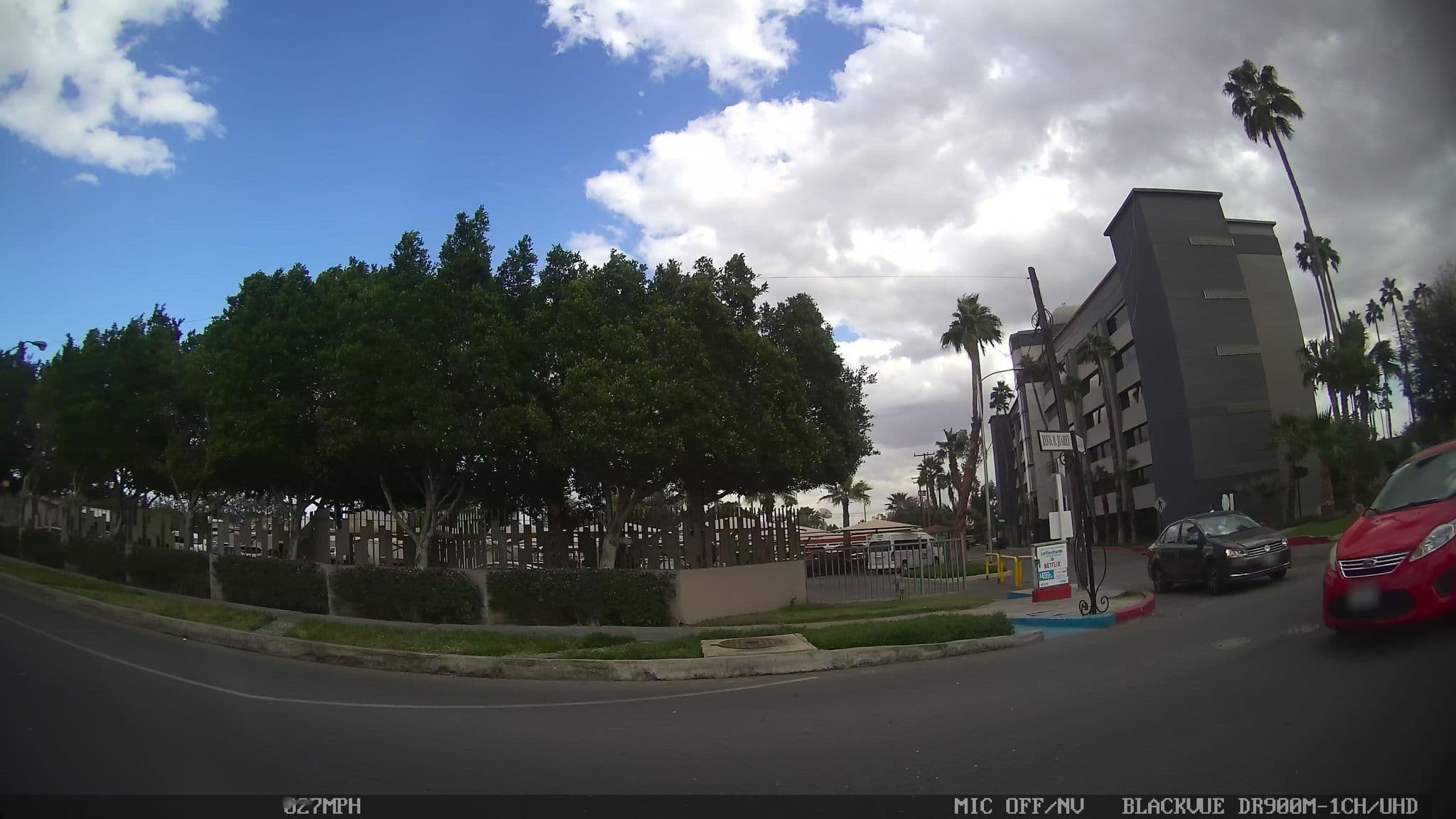 Street view near De Bares y Billares, Mexicali — © kaart_2 (CC BY-SA · Mapillary)