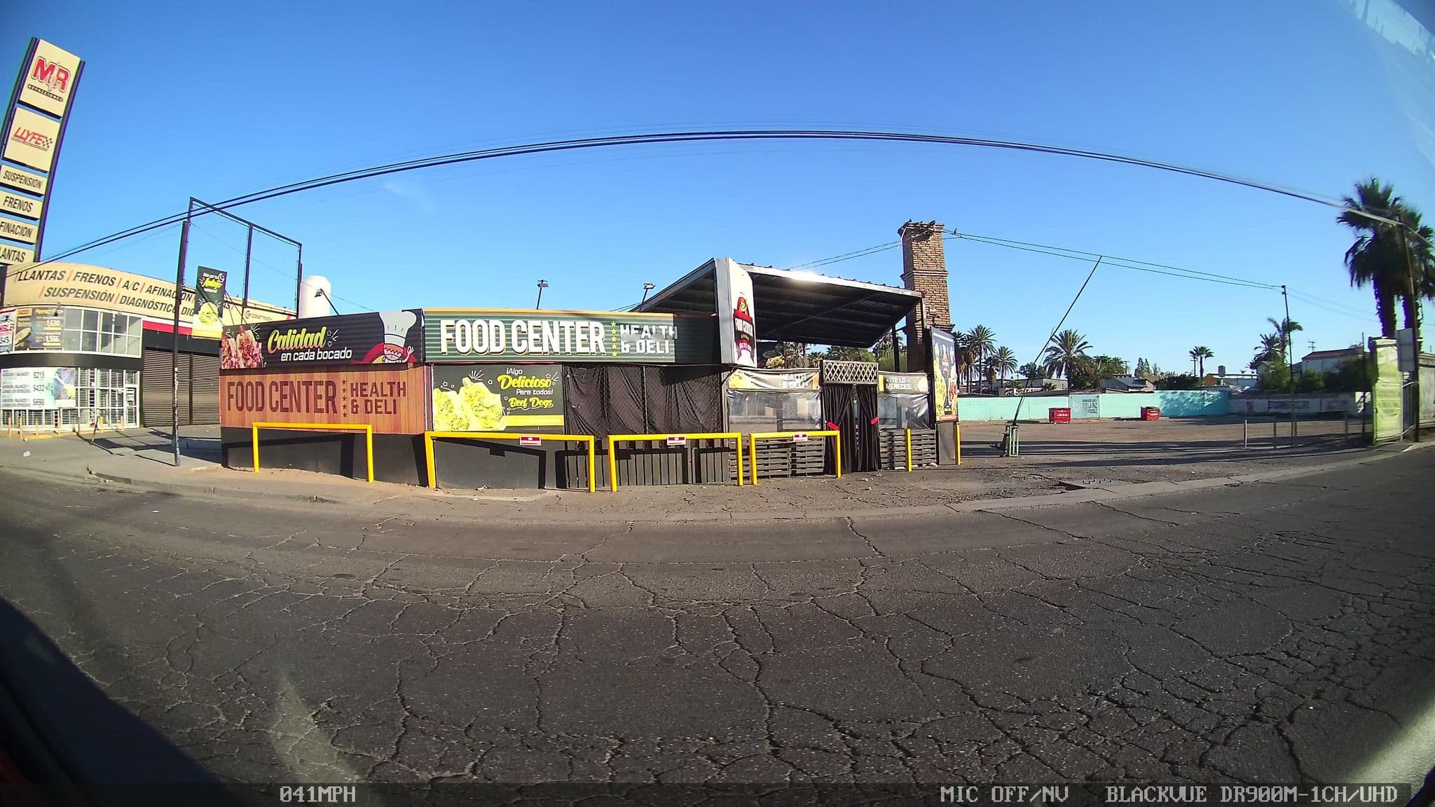 Street view near Motel Samil, Mexicali — © kaart_3 (CC BY-SA · Mapillary)