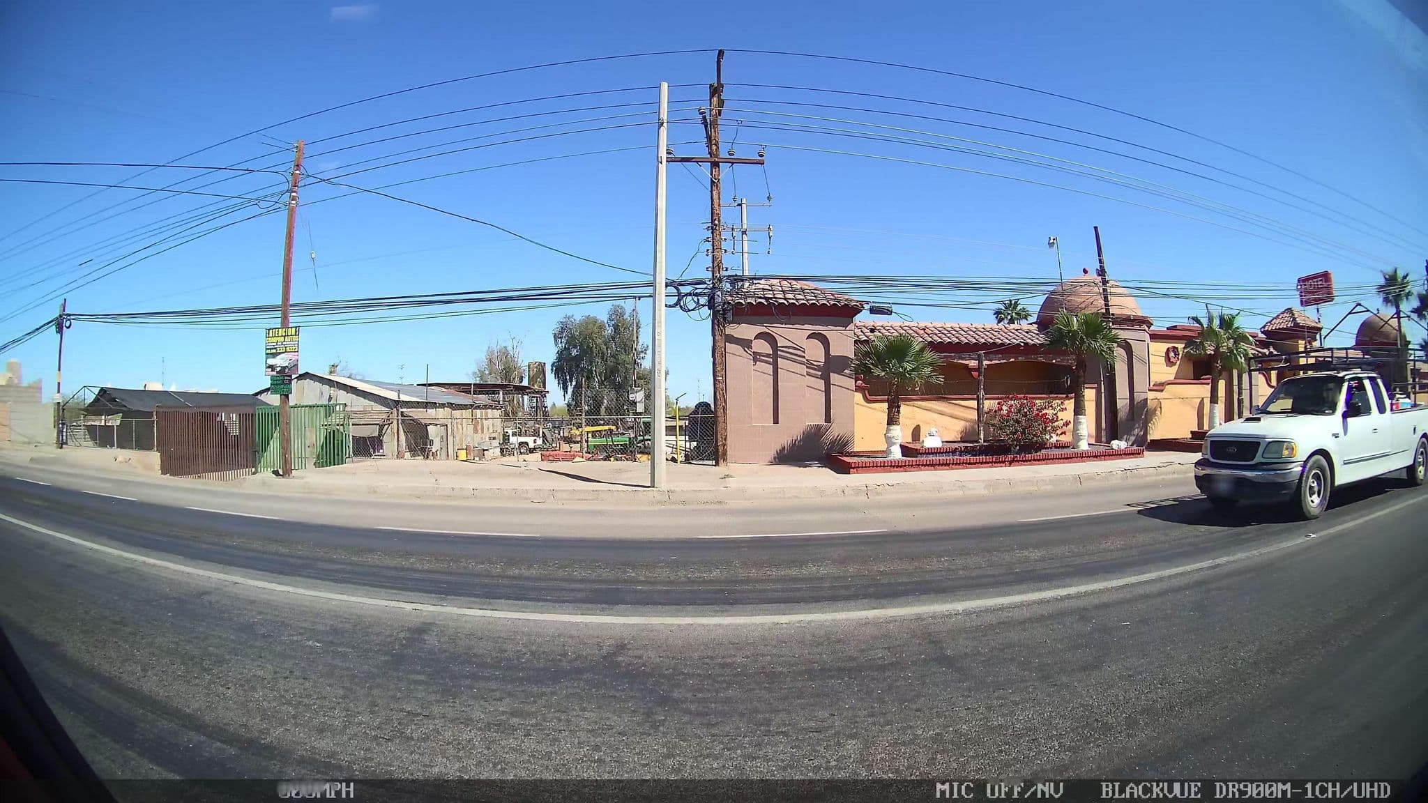 Street view near Hotel El portal, Mexicali — © kaart_3 (CC BY-SA · Mapillary)