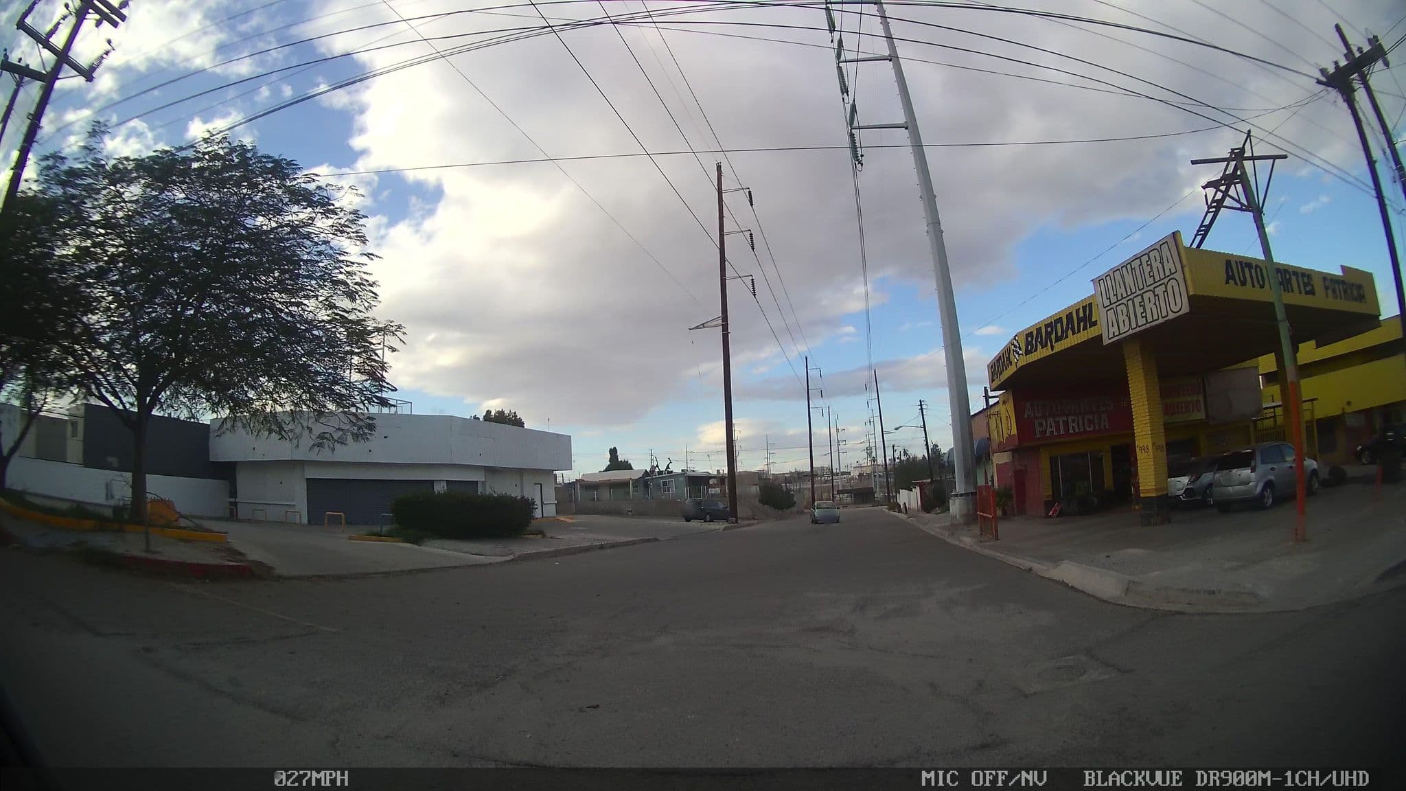 Street view near Hotel Leon, Mexicali — © kaart_3 (CC BY-SA · Mapillary)