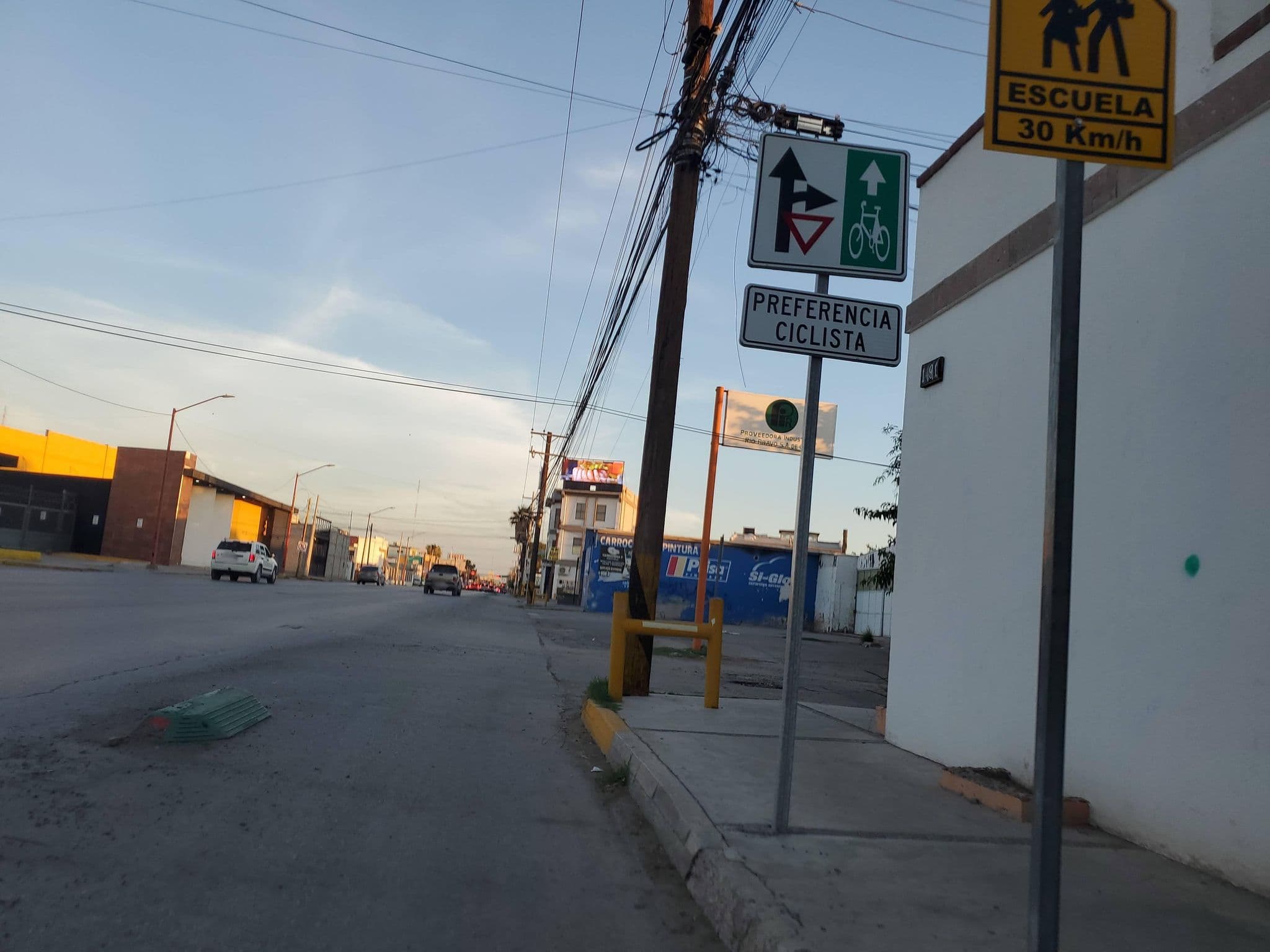 Street view near La Gloria, Ciudad Juárez — © Bicichicxz (CC BY-SA · Mapillary)