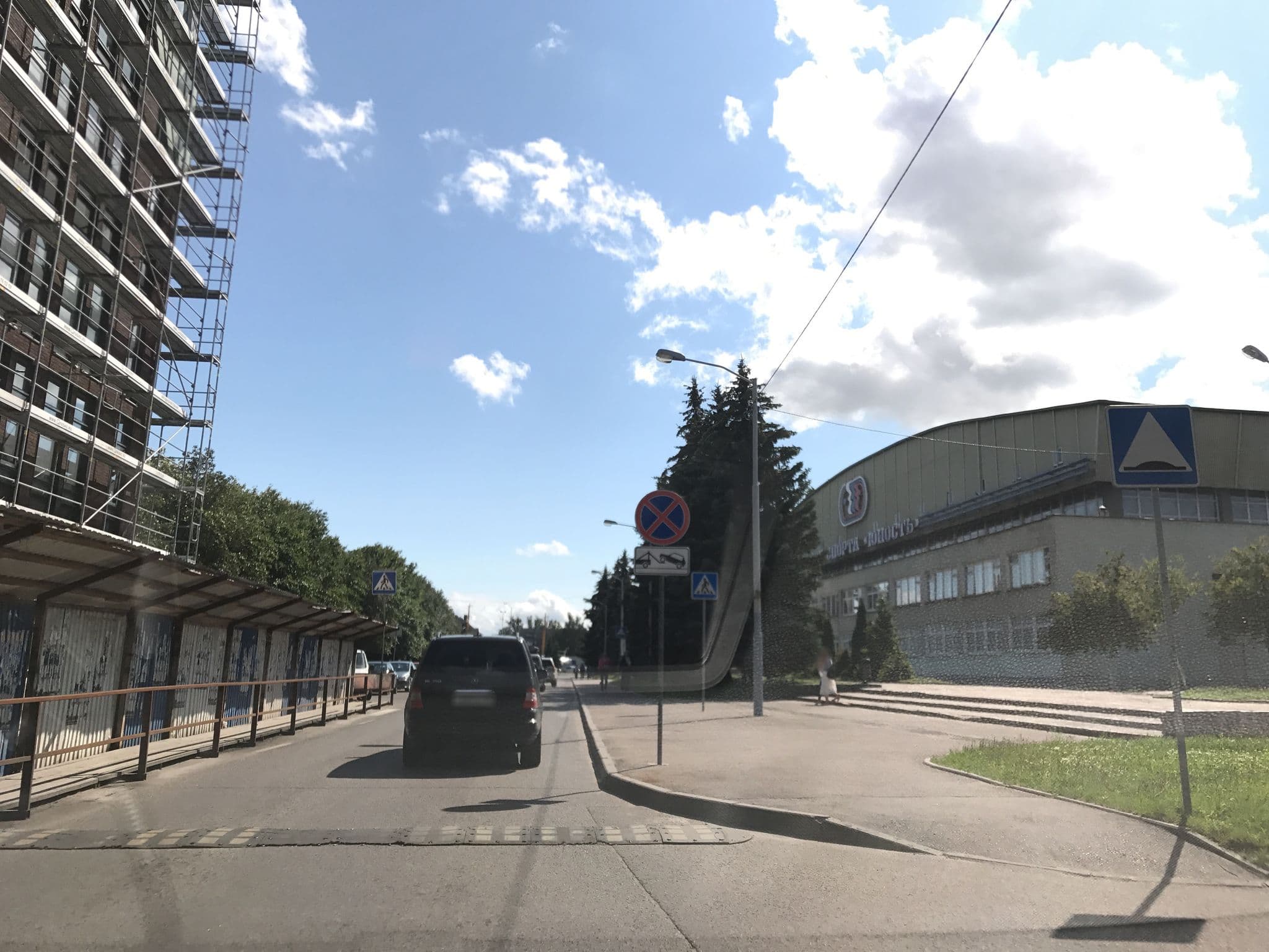 Street view near Холидей Инн Калининград, Kaliningrad — © dade (CC BY-SA · Mapillary)