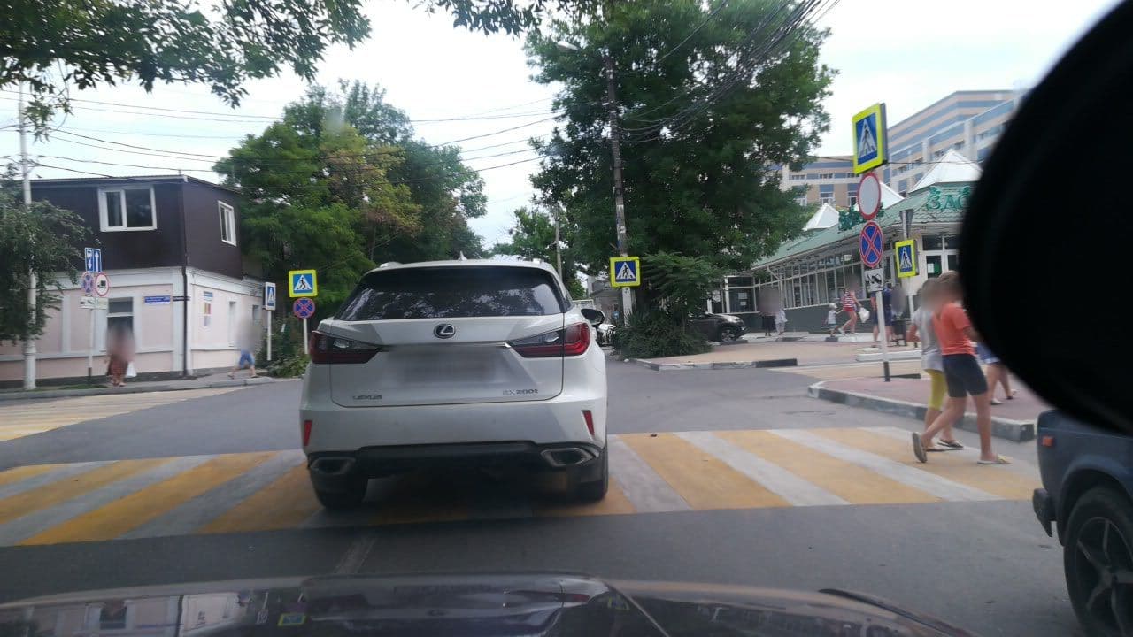 Street view near Гостиница "ELPIDA", Anapa — © juliashelukhova (CC BY-SA · Mapillary)