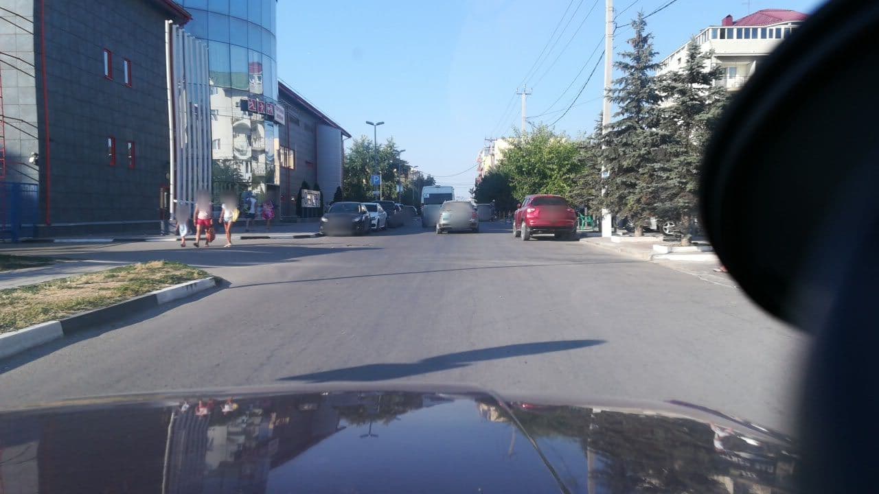 Street view near 501 номер "Астория", Vityazevo — © juliashelukhova (CC BY-SA · Mapillary)