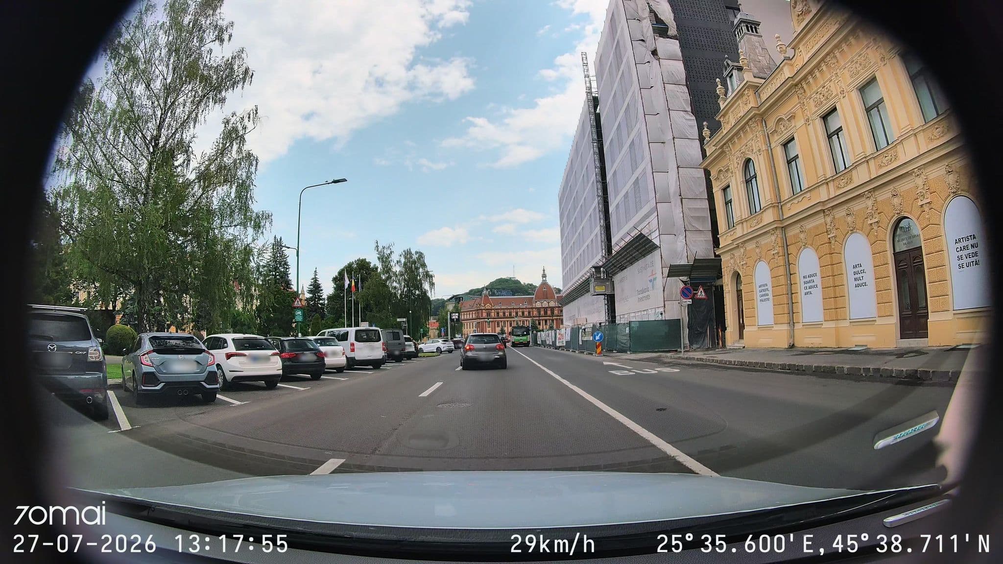 Street view near Radisson Blu Aurum, Braşov — © doriel (CC BY-SA · Mapillary)